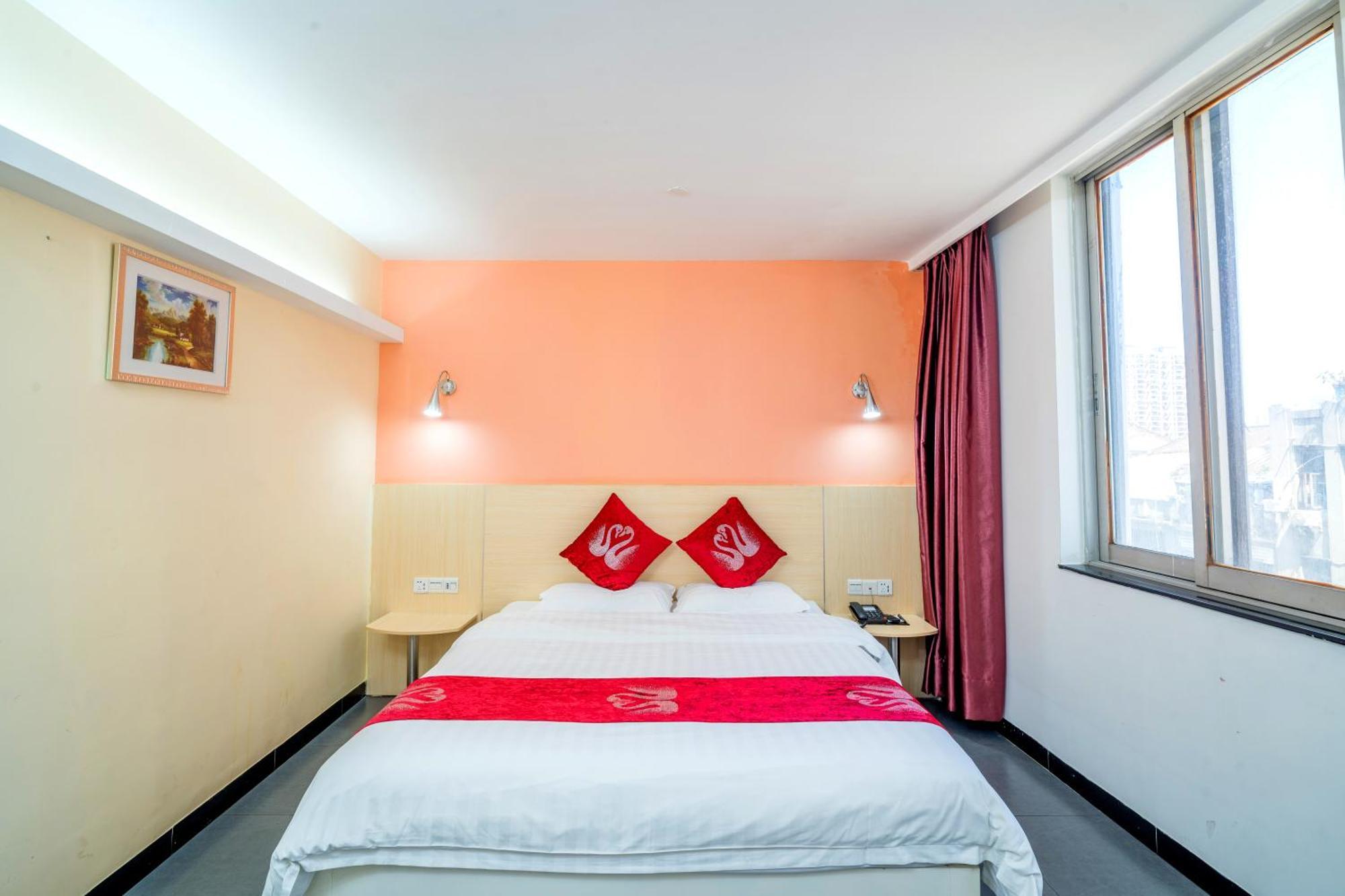 Hotel Ln Whitehouse