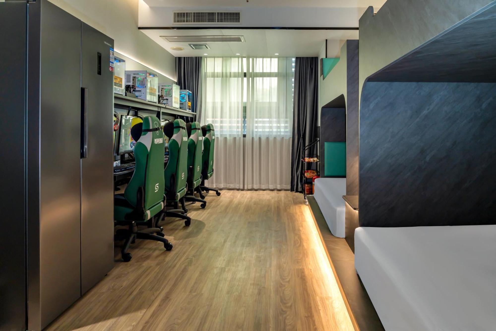 Forest E-sports * Guangzhou