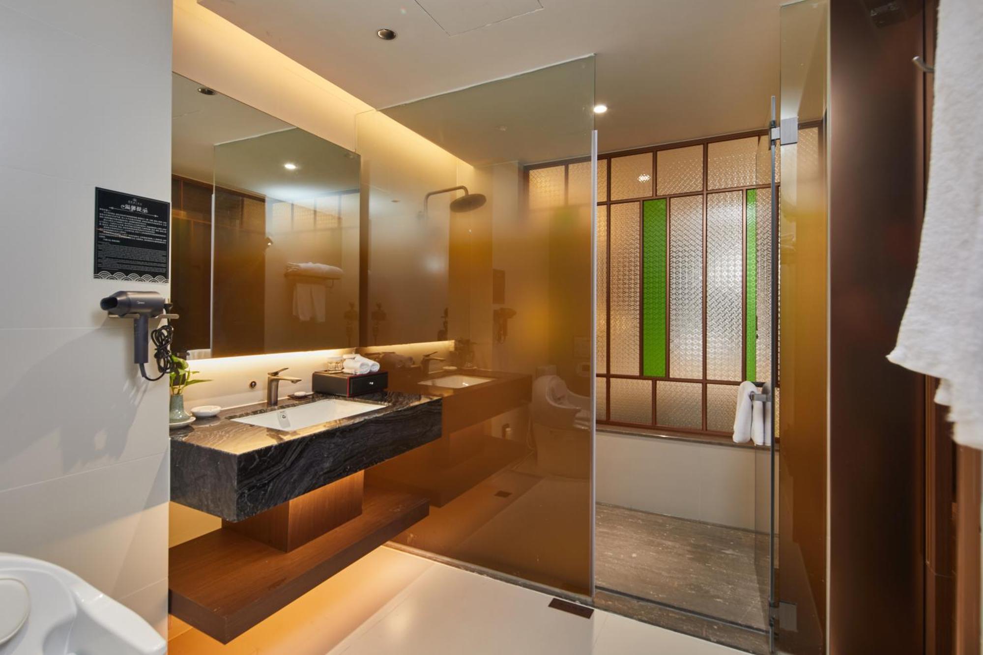 Hotel Guangdong Hot Spring 4*