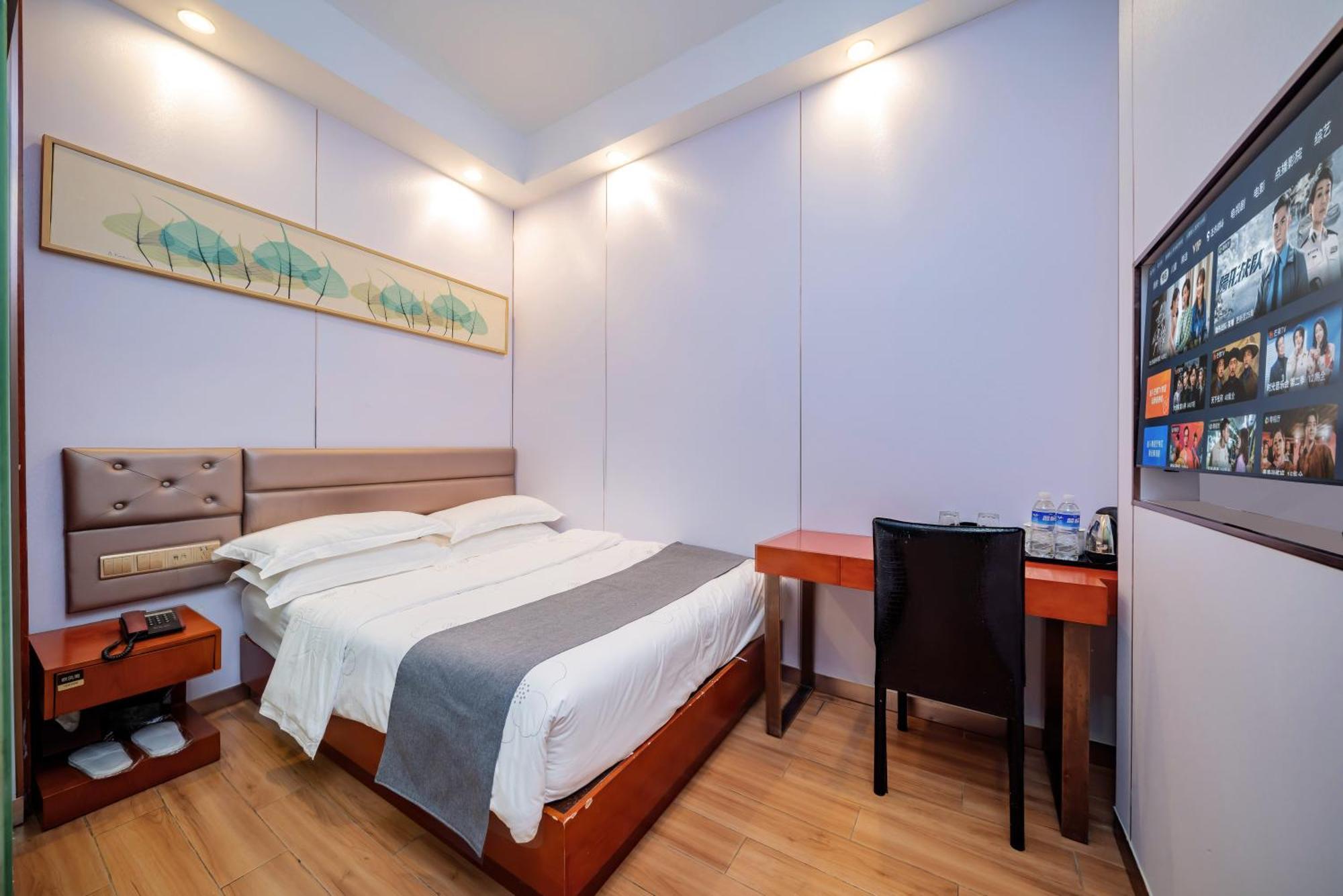Iron Travel Inn 2*