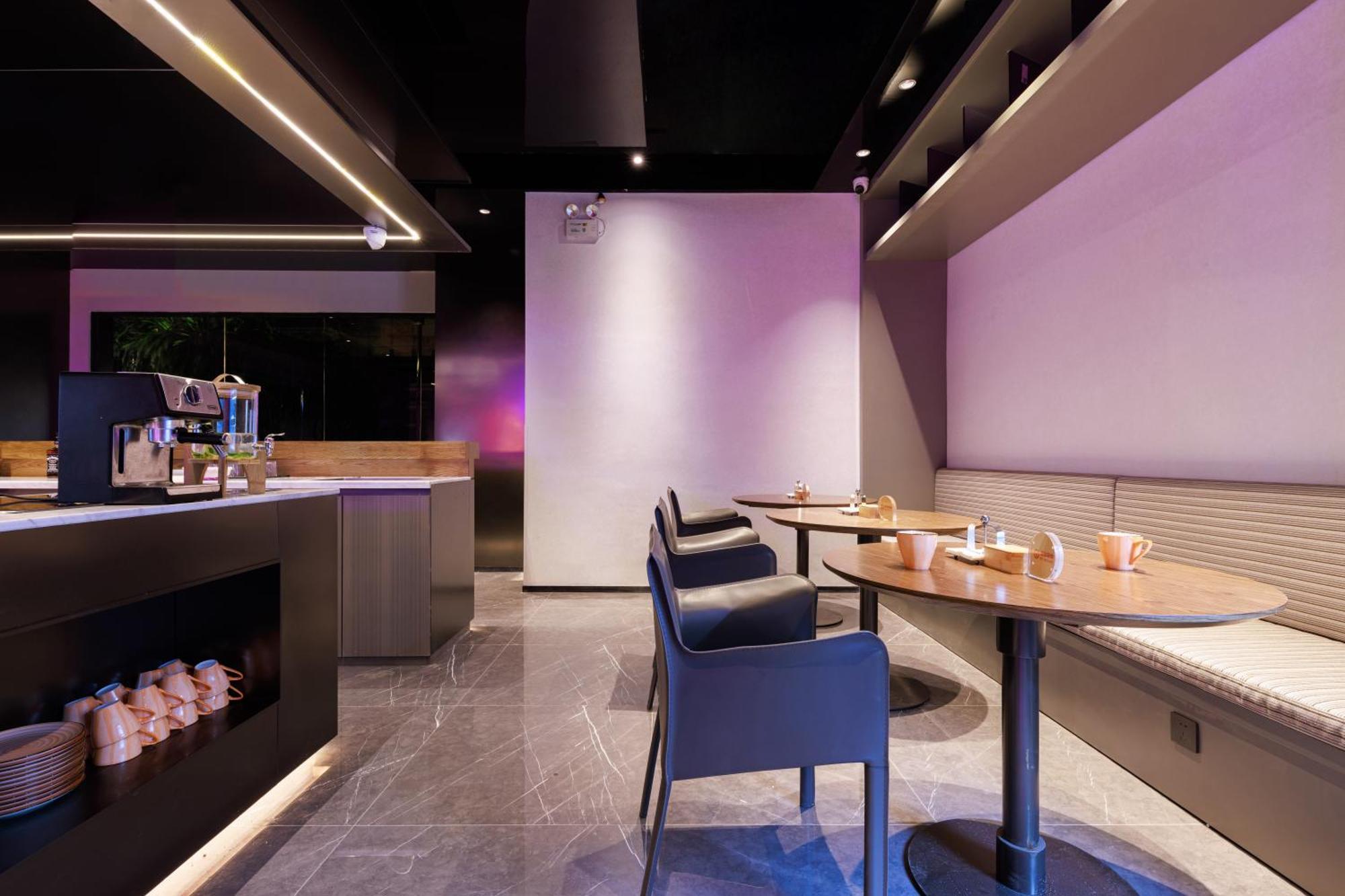 Citynote - Donghu Metro Station Pearl River Night Tour Dashatou Pier Shop 3*