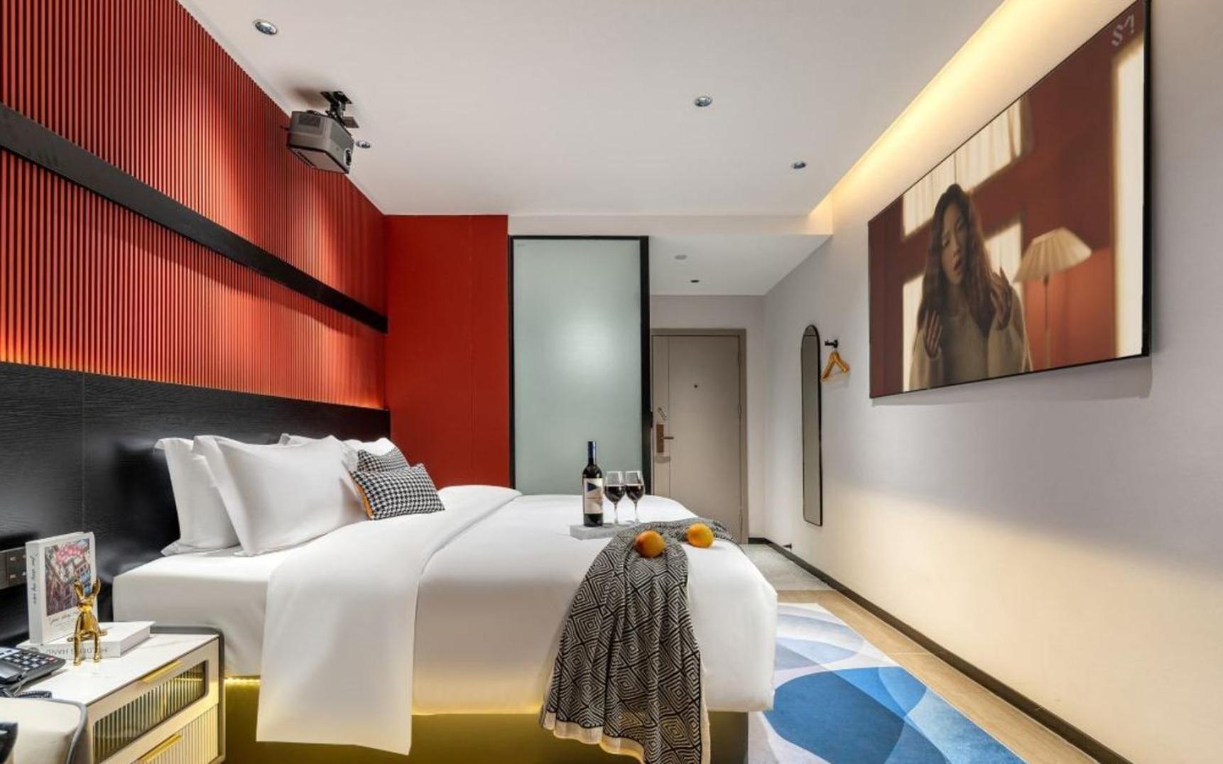 Shijia Luo - Beijing Road Pedestrian Street Hotel 2*