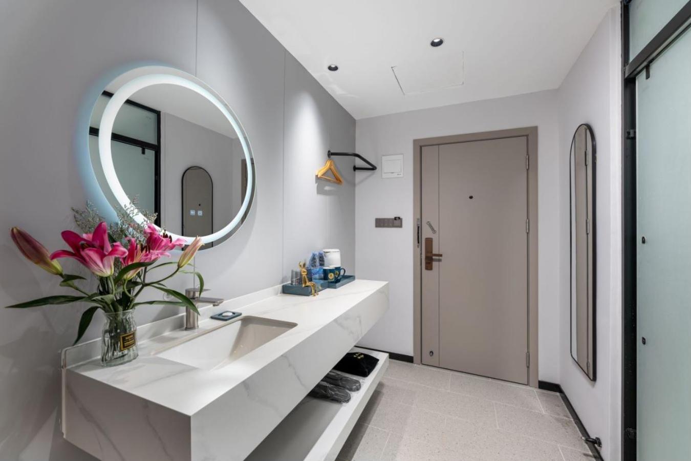 Shijia Luo - Beijing Road Pedestrian Street Hotel