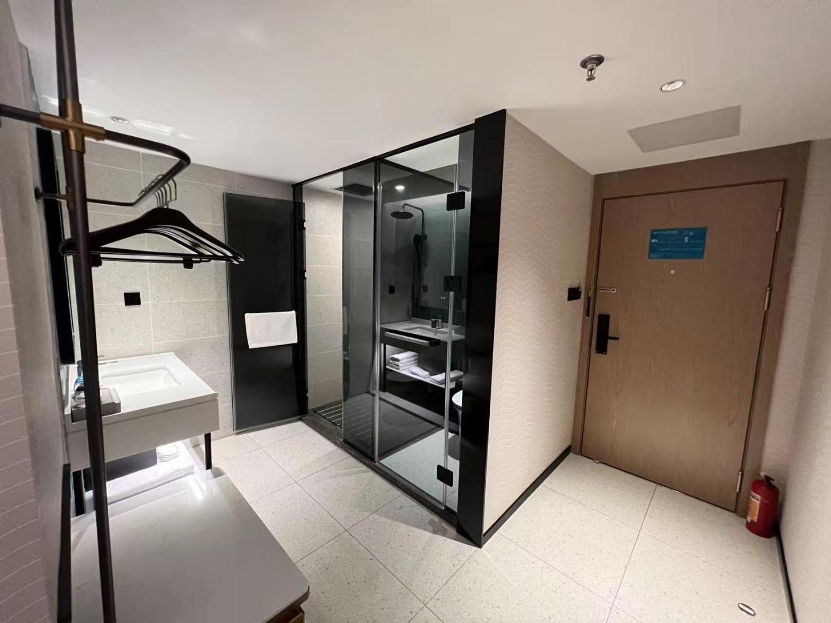 Yilin - Xiaogang Metro Store Hotel