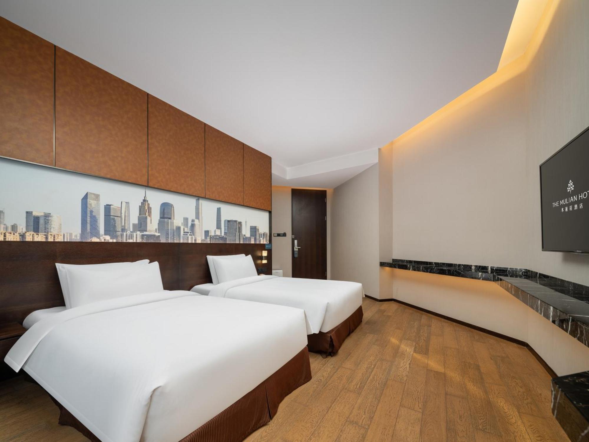 The Mulian Zhujiang New Town-canton Fair Free Shuttle Bus 4*