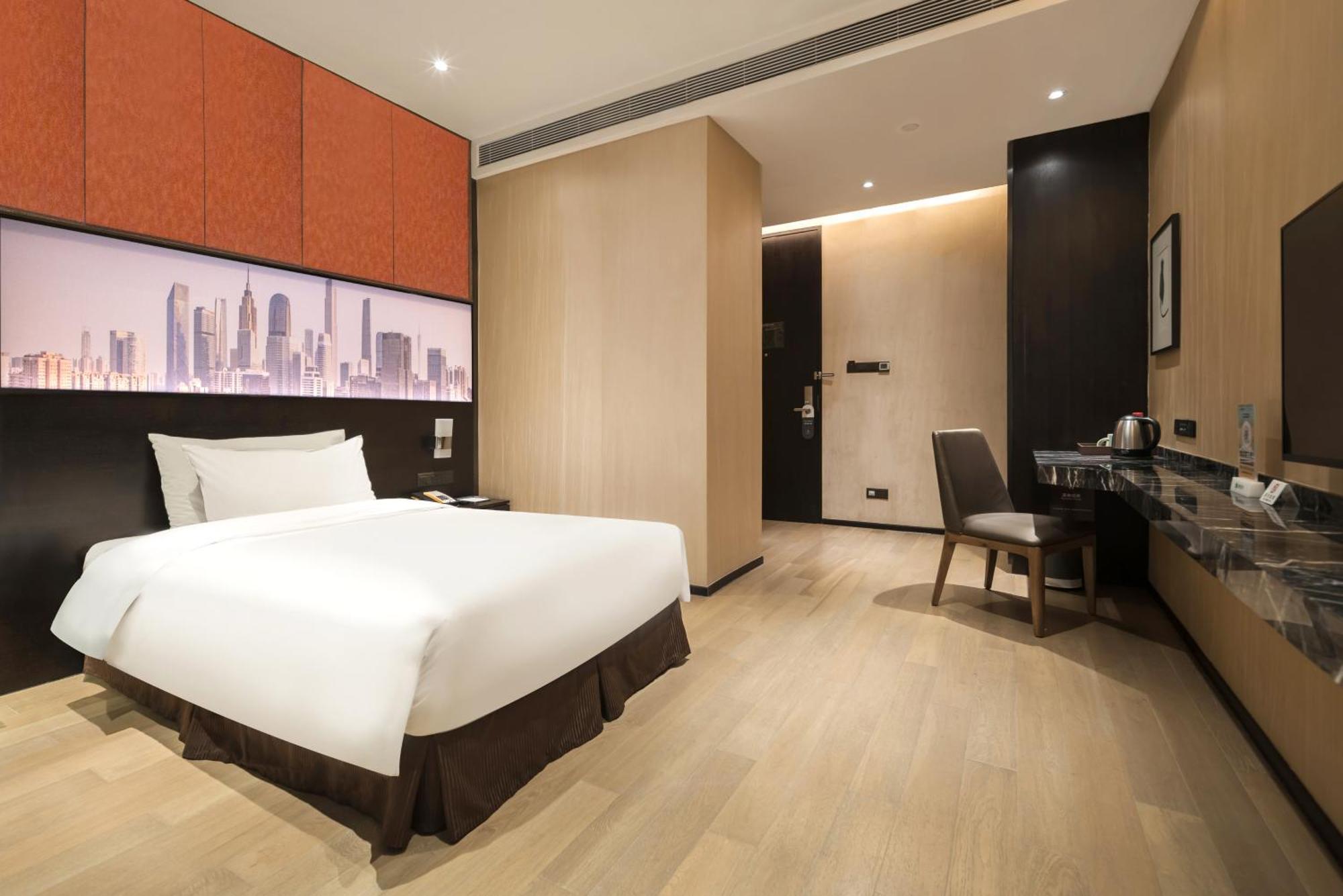 The Mulian Zhujiang New Town-canton Fair Free Shuttle Bus 4*