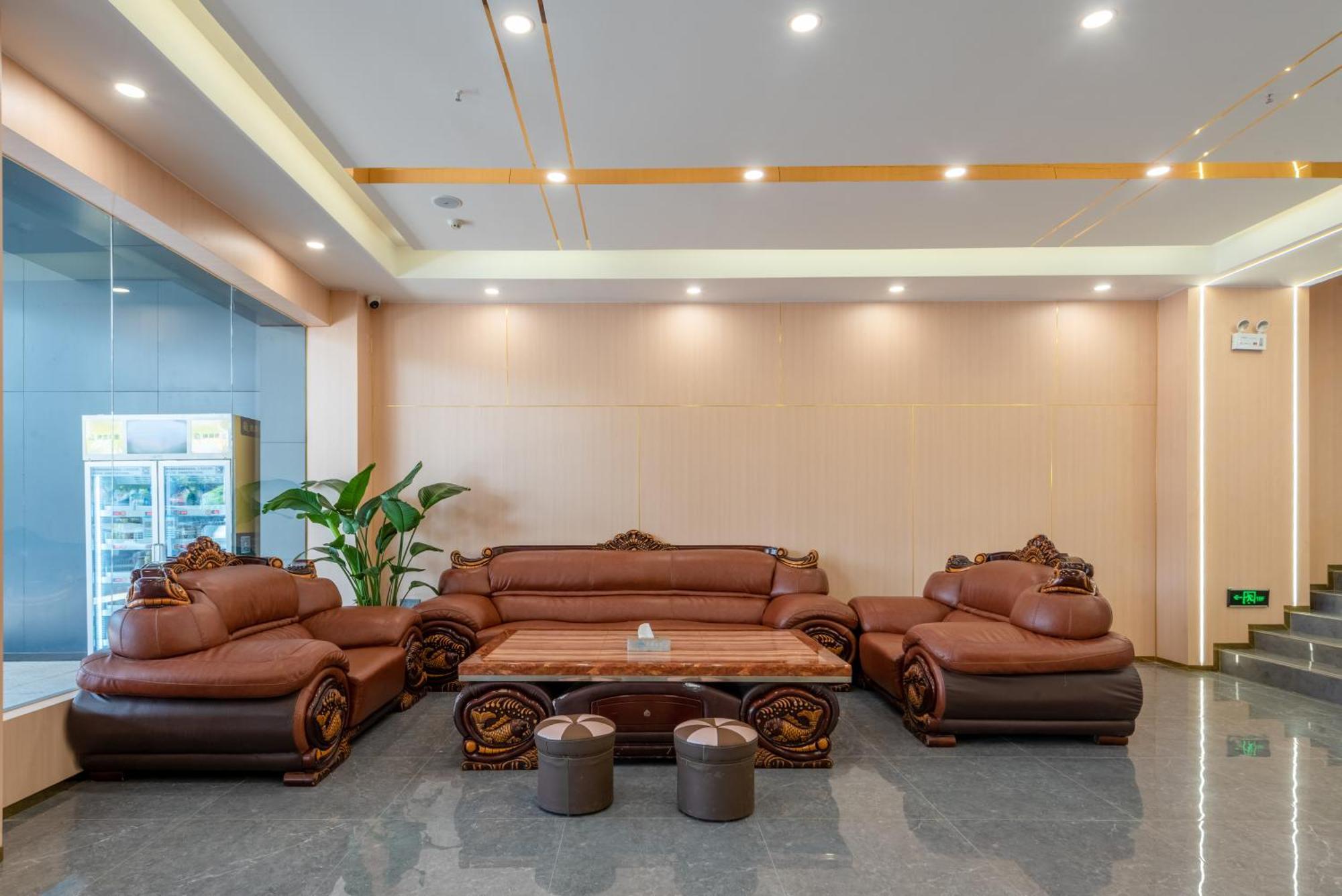 Inn Huahang - Baiyun International Airport - Free Airport Shuttle Bus 2*