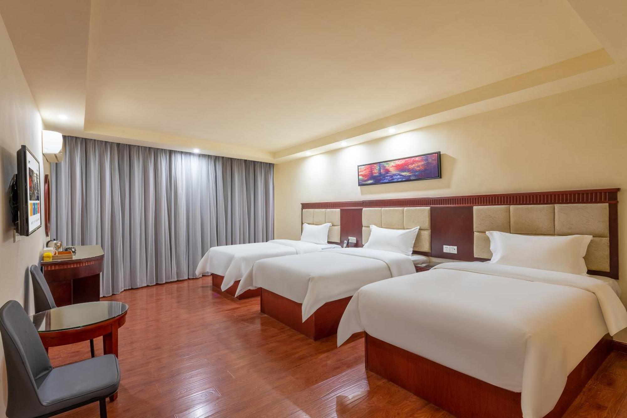 Huahang - Baiyun International Airport - Free Airport Shuttle Bus 2* Guangzhou