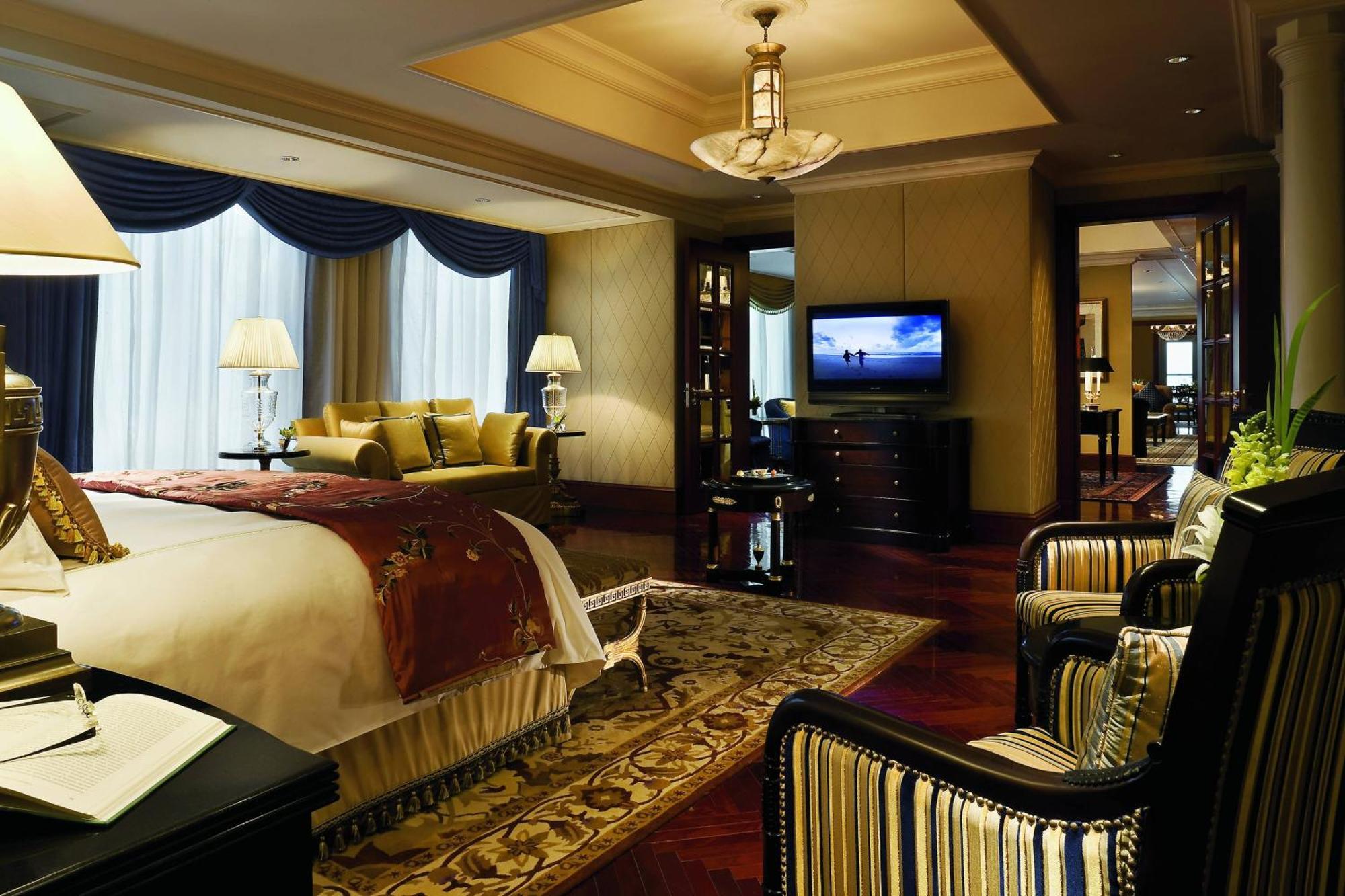 The Ritz-carlton, Hotel