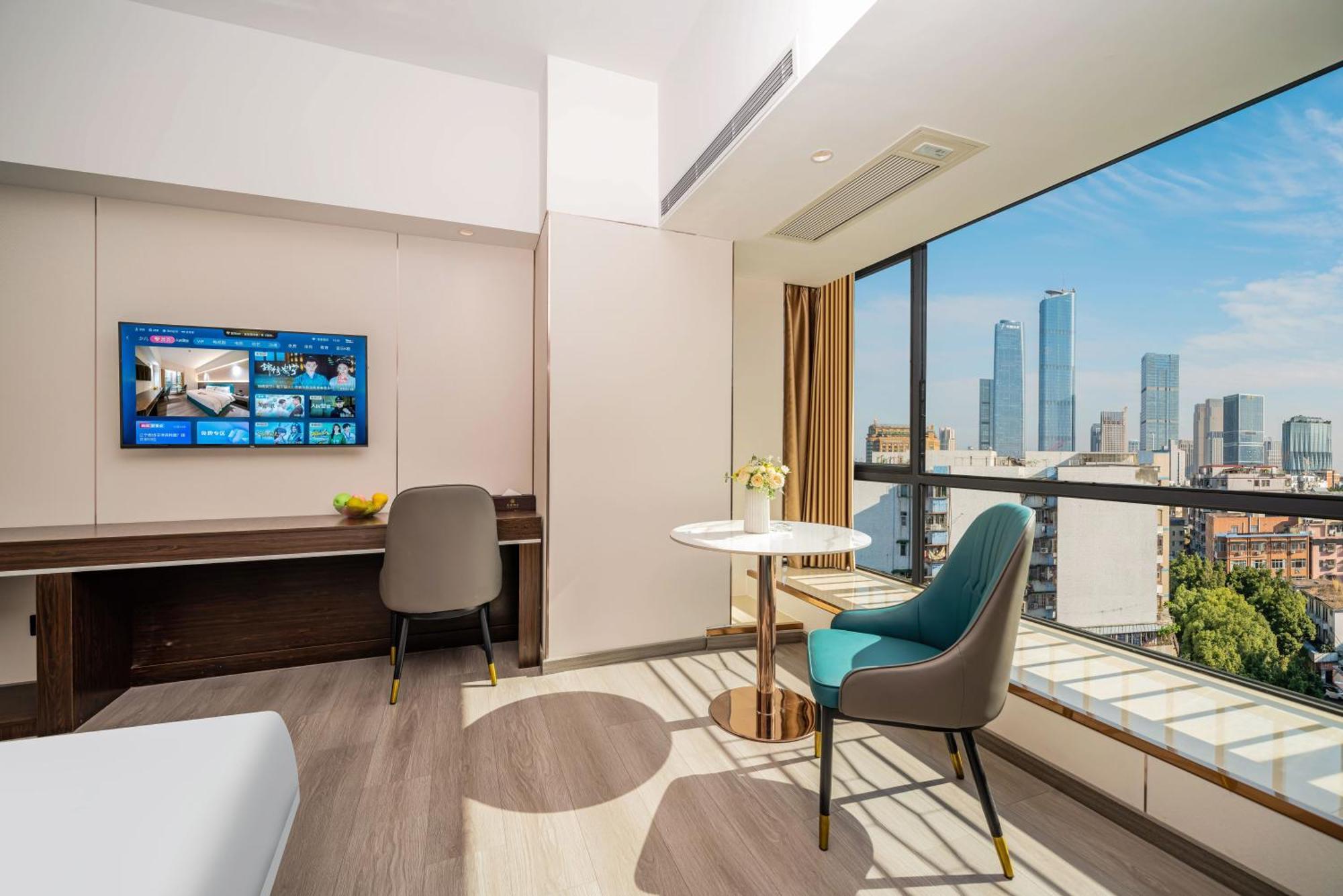 Gang Hotel