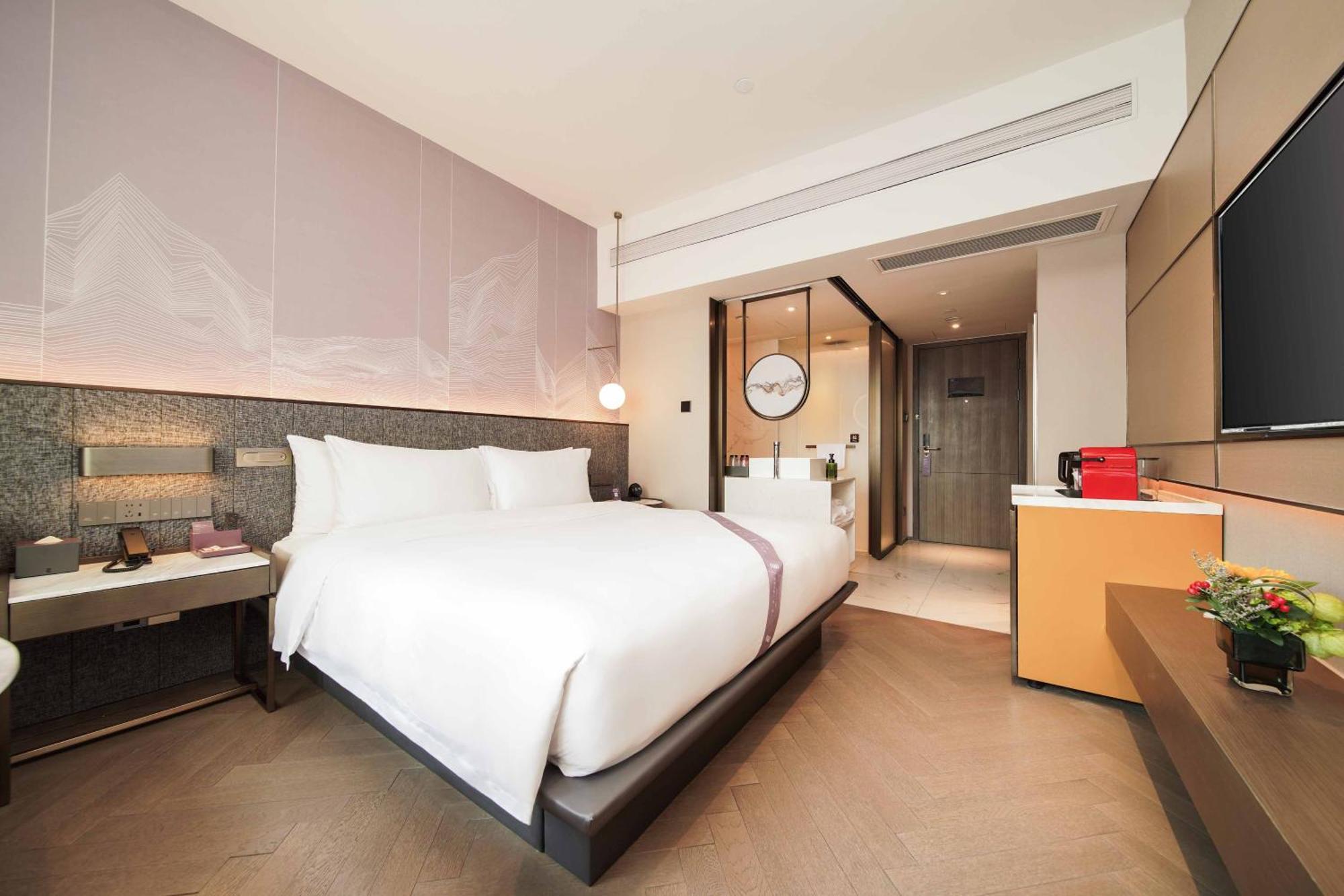 Imperial Traders Elong - Free Shuttle Bus To Fair Complex & Overseas Buyer Registration Services Hotel