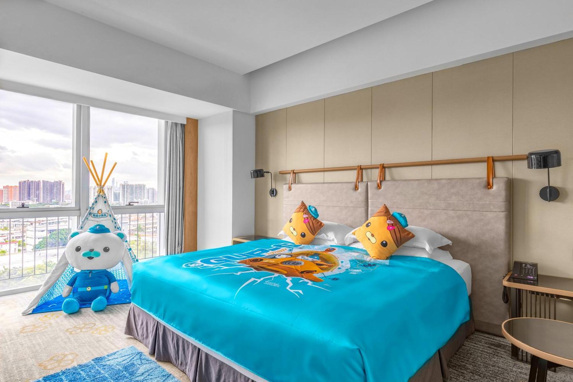 South - Fair Free Shuttle Bus, Near Metro Station, Nanhu Paradise 4* Canton