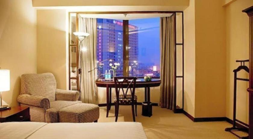 Rosedale & Hotel