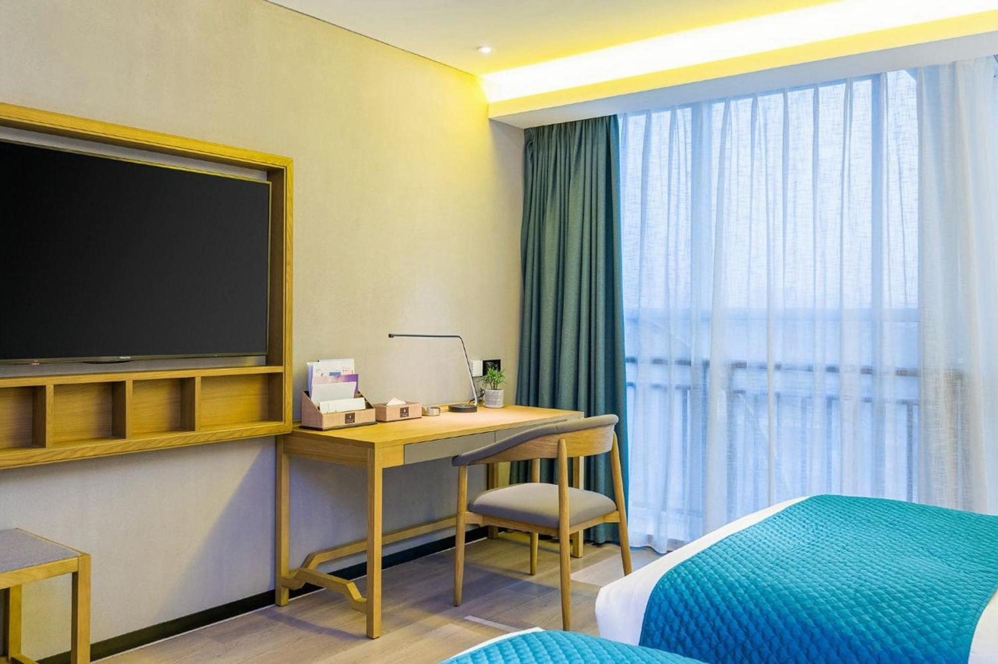 Mehood Lestie International Nancun Wanbo Metro Station Branch - Free Shuttle Bus To Fair Complex During Fair Period & Free Breakfast & Free Afternoon Tea & Free Midnight Snack & Free Vpn Internet Access Guangzhou