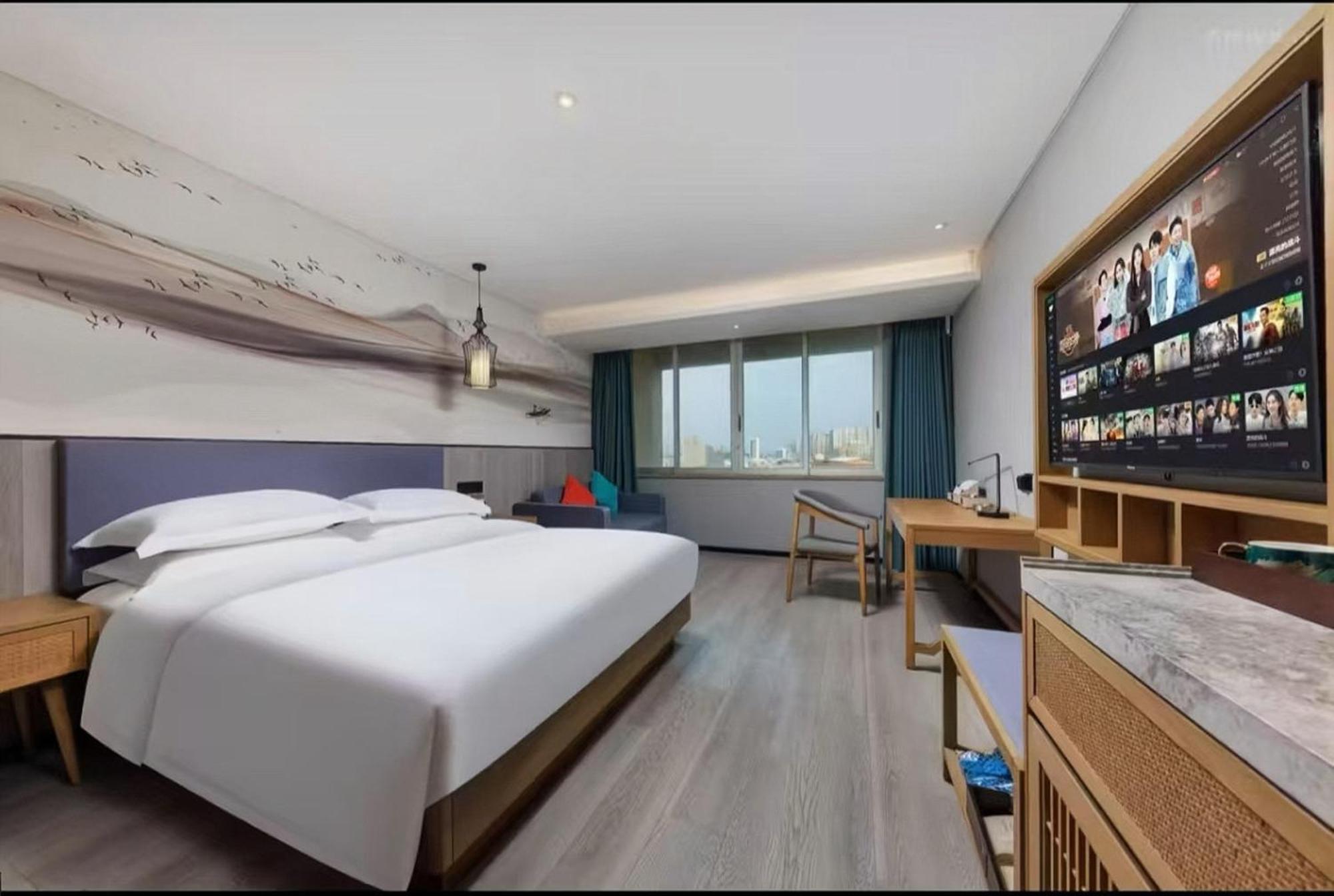 Mehood Lestie International Nancun Wanbo Metro Station Branch - Free Shuttle Bus To Fair Complex During Fair Period & Free Breakfast & Free Afternoon Tea & Free Midnight Snack & Free Vpn Internet Access Hotel Guangzhou