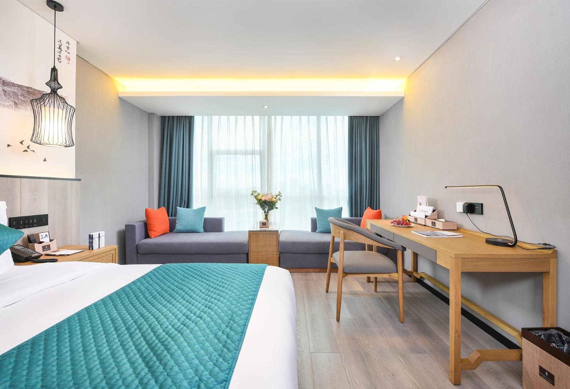 Hotel Mehood Lestie International Nancun Wanbo Metro Station Branch - Free Shuttle Bus To Fair Complex During Fair Period & Free Breakfast & Free Afternoon Tea & Free Midnight Snack & Free Vpn Internet Access
