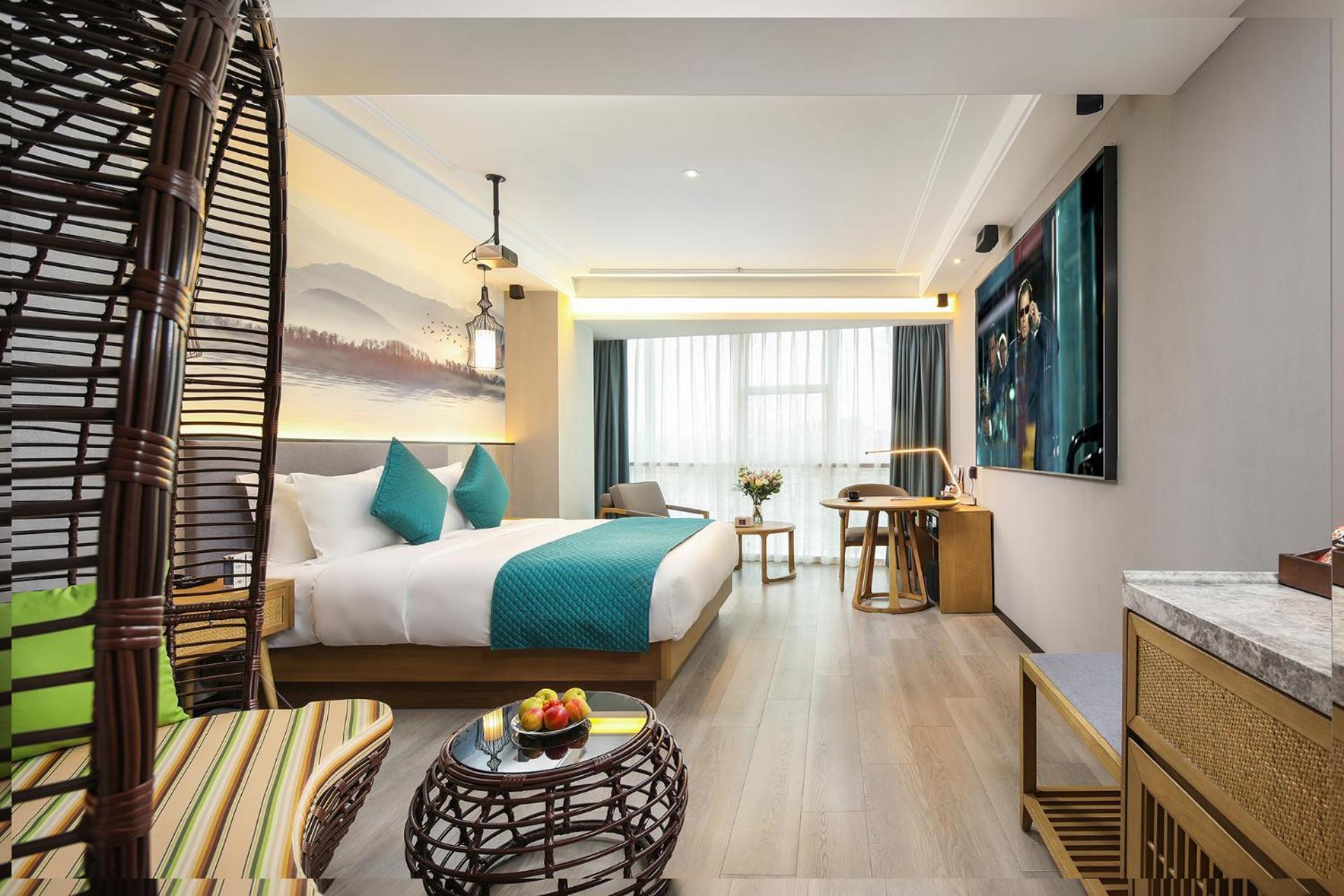 Mehood Lestie International Nancun Wanbo Metro Station Branch - Free Shuttle Bus To Fair Complex During Fair Period & Free Breakfast & Free Afternoon Tea & Free Midnight Snack & Free Vpn Internet Access Hotel