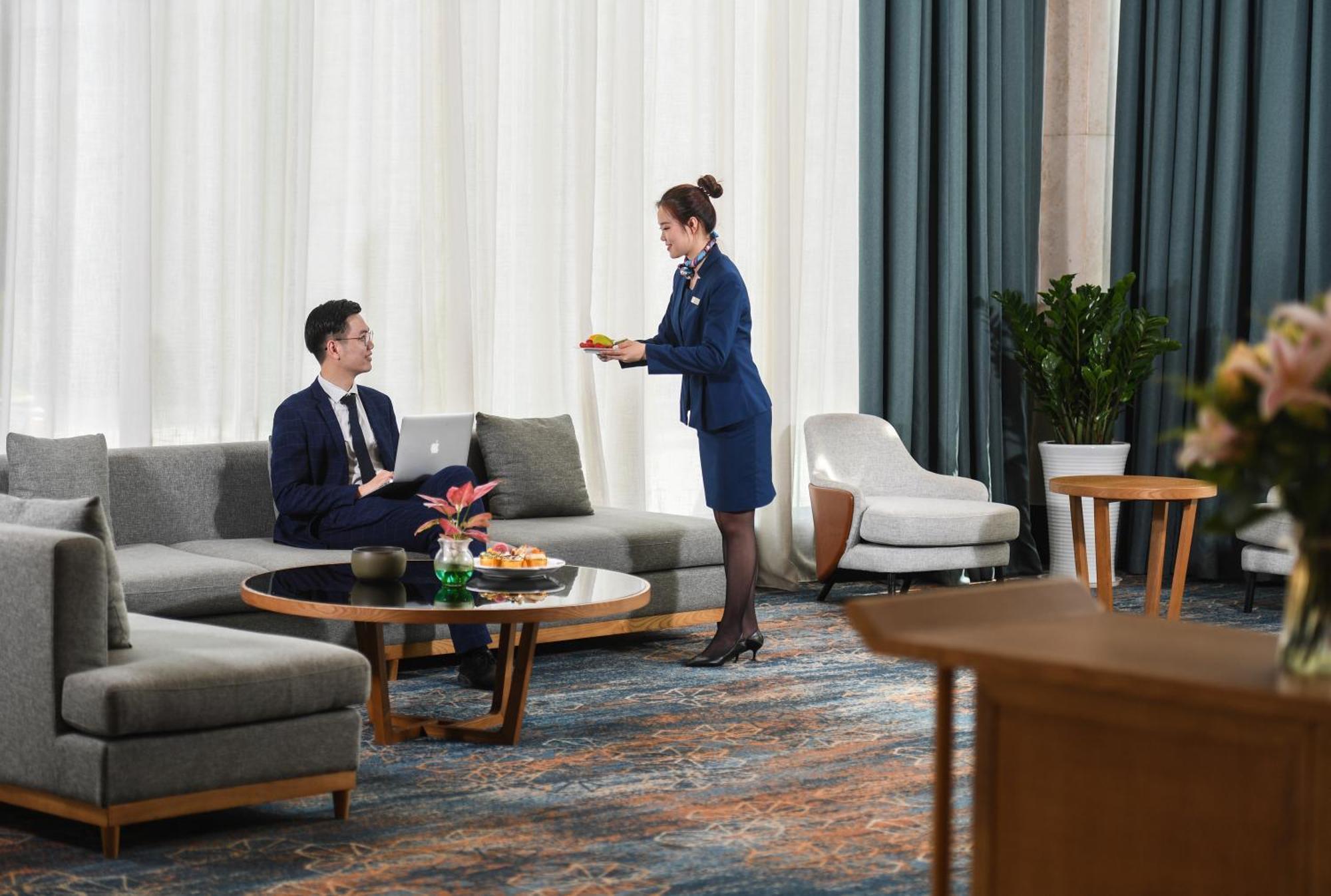 Hotel Mehood Lestie International Nancun Wanbo Metro Station Branch - Free Shuttle Bus To Fair Complex During Fair Period & Free Breakfast & Free Afternoon Tea & Free Midnight Snack & Free Vpn Internet Access Guangzhou