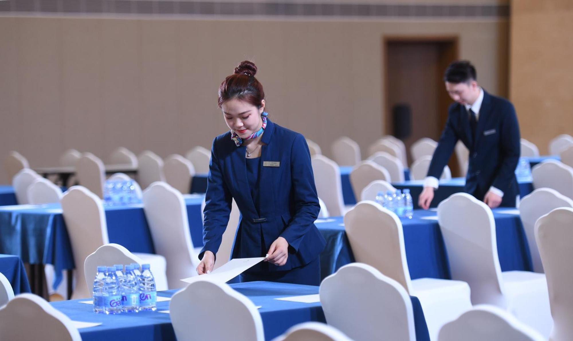 Mehood Lestie International Nancun Wanbo Metro Station Branch - Free Shuttle Bus To Fair Complex During Fair Period & Free Breakfast & Free Afternoon Tea & Free Midnight Snack & Free Vpn Internet Access