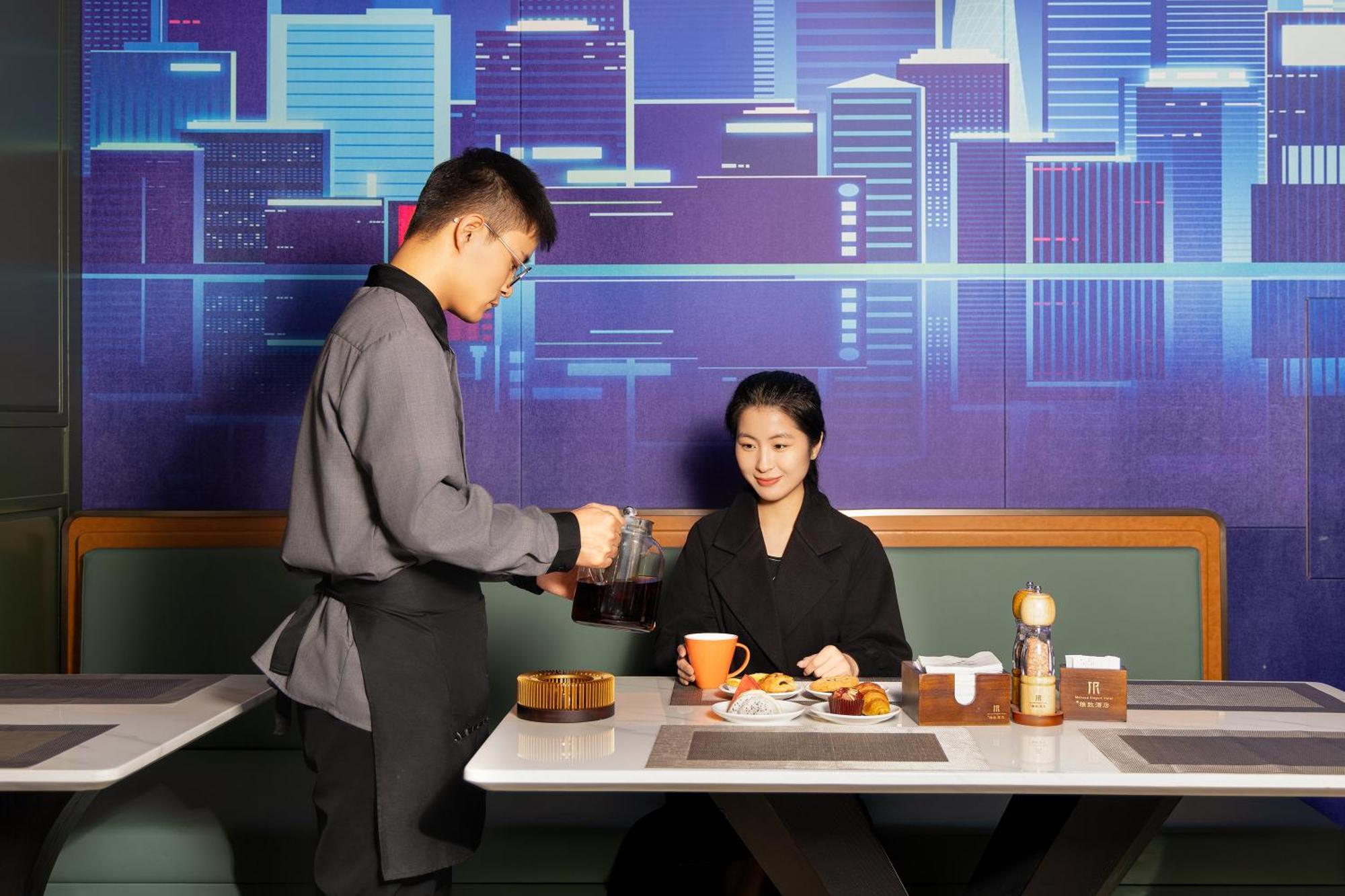 Elegant Pazhou Convention And Exhibition Center Tianhe Park Branch - Free Shuttle Bus To Fair Complex During Fair Period & Overseas Buyers Registration Service 5*