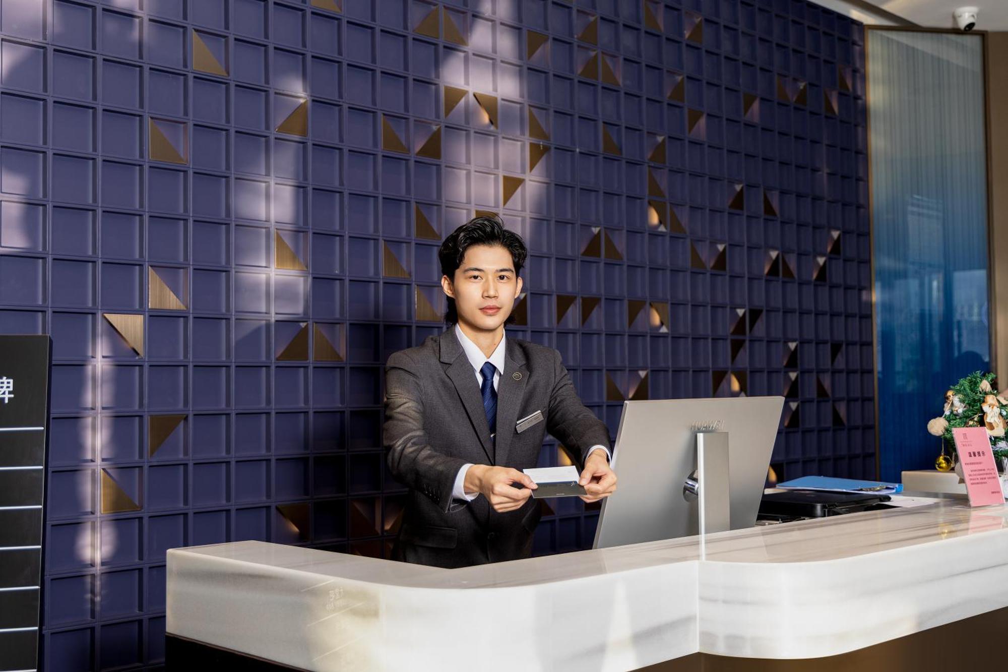 Elegant Pazhou Convention And Exhibition Center Tianhe Park Branch - Free Shuttle Bus To Fair Complex During Fair Period & Overseas Buyers Registration Service Guangzhou