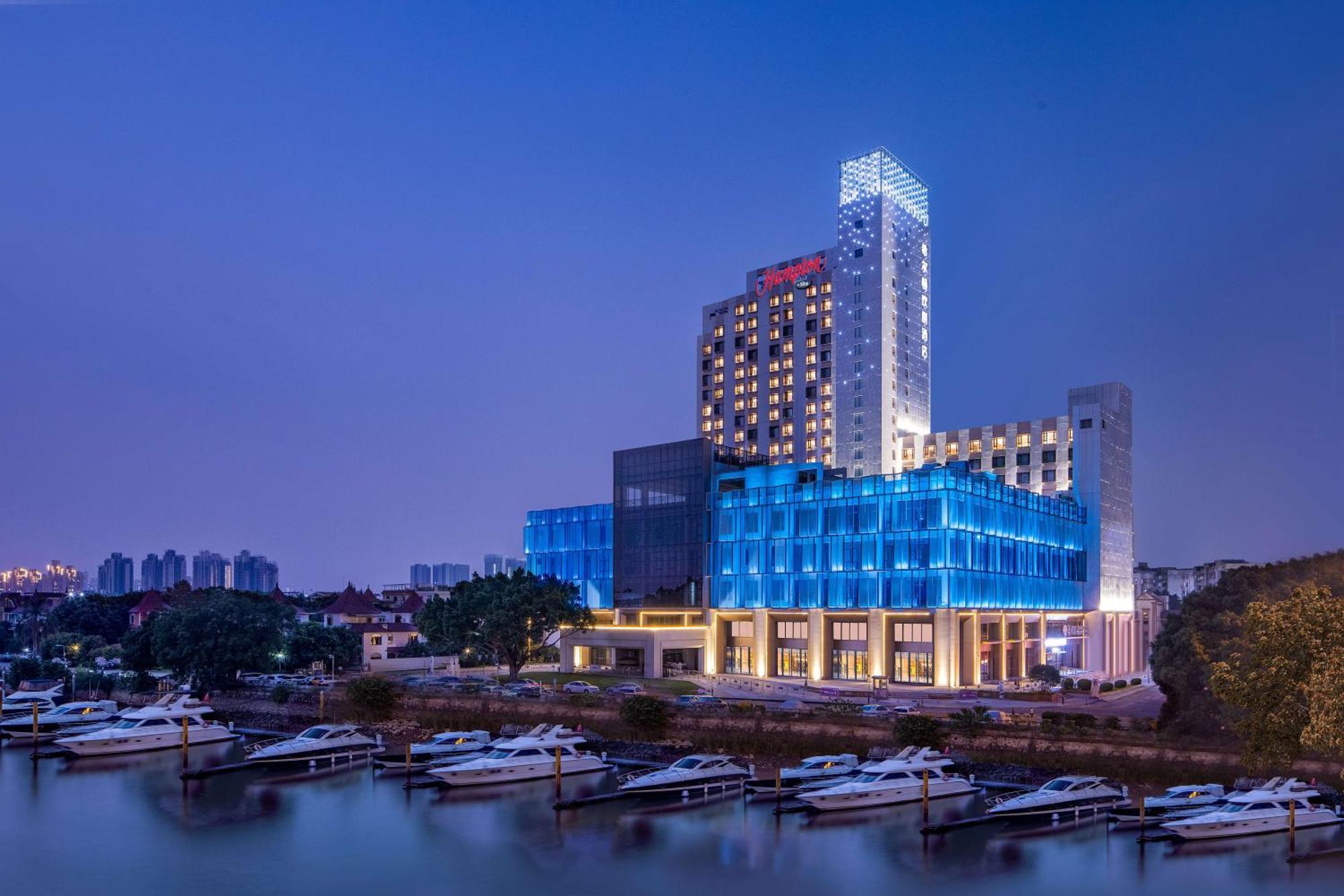 Hampton By Hilton Luoxi