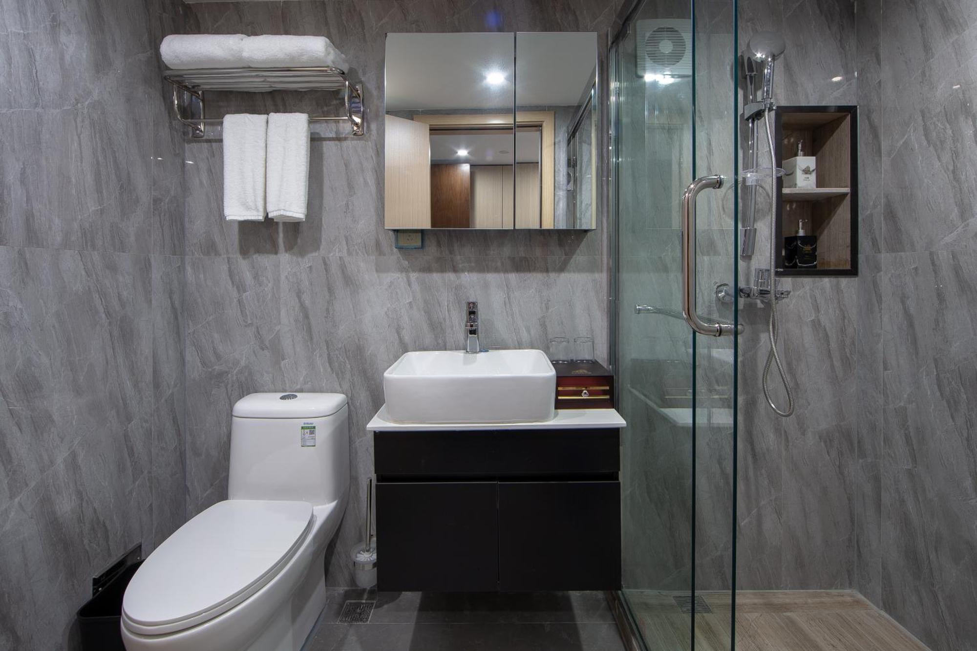 Hotel Serveyou International - Free Airport Pickup Service & Free Fair Shuttle Bus 3*