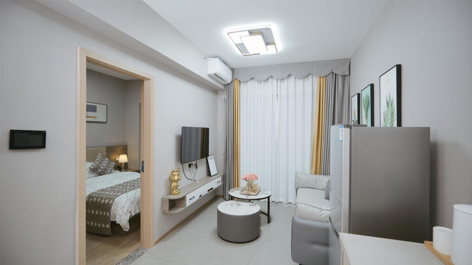Aparthotel Serveyou International - Free Airport Pickup & Free Fair Shuttle & Paid Tour 3*