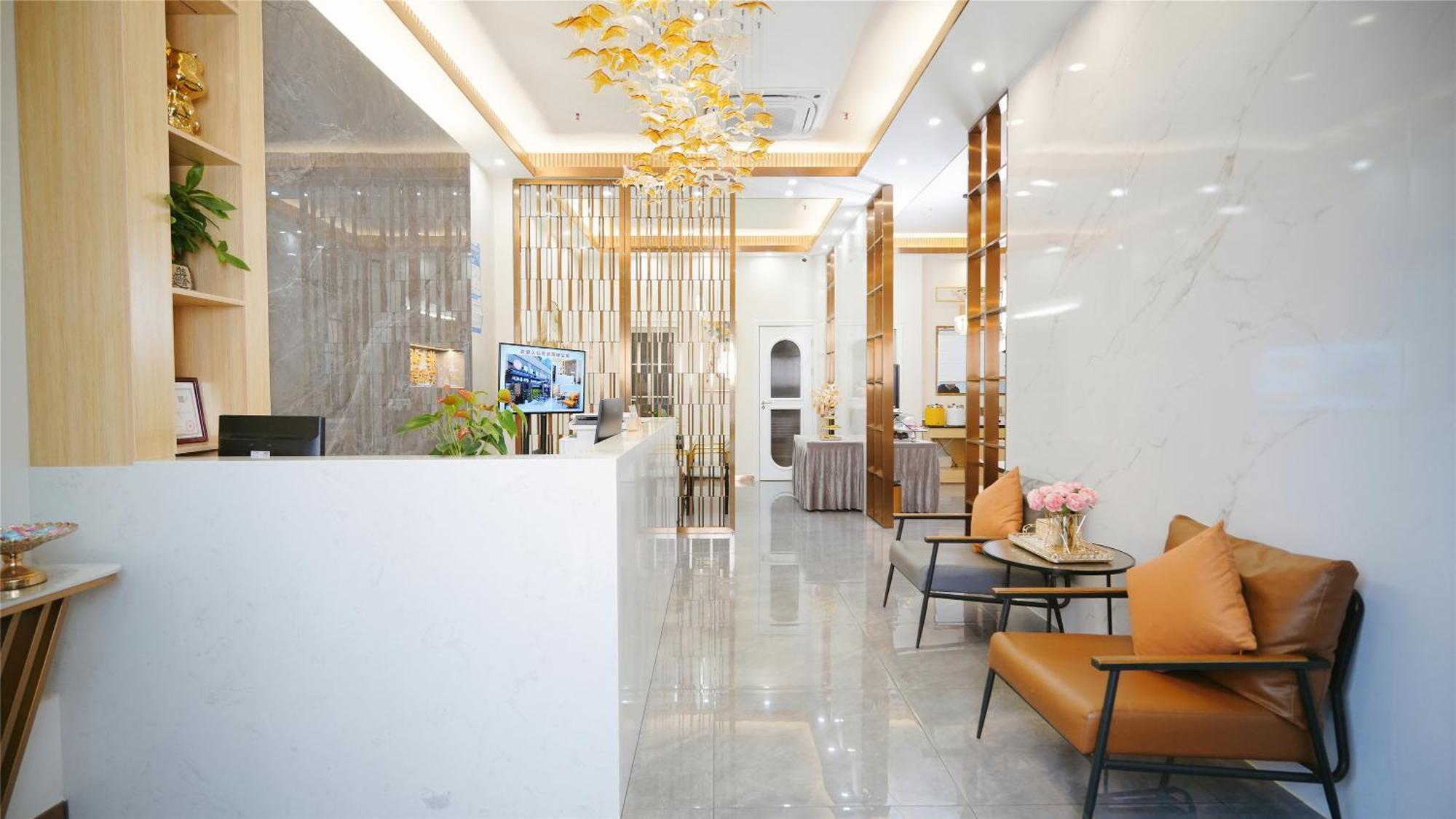 Serveyou International - Free Airport Pickup & Free Fair Shuttle & Paid Tour Aparthotel 3*
