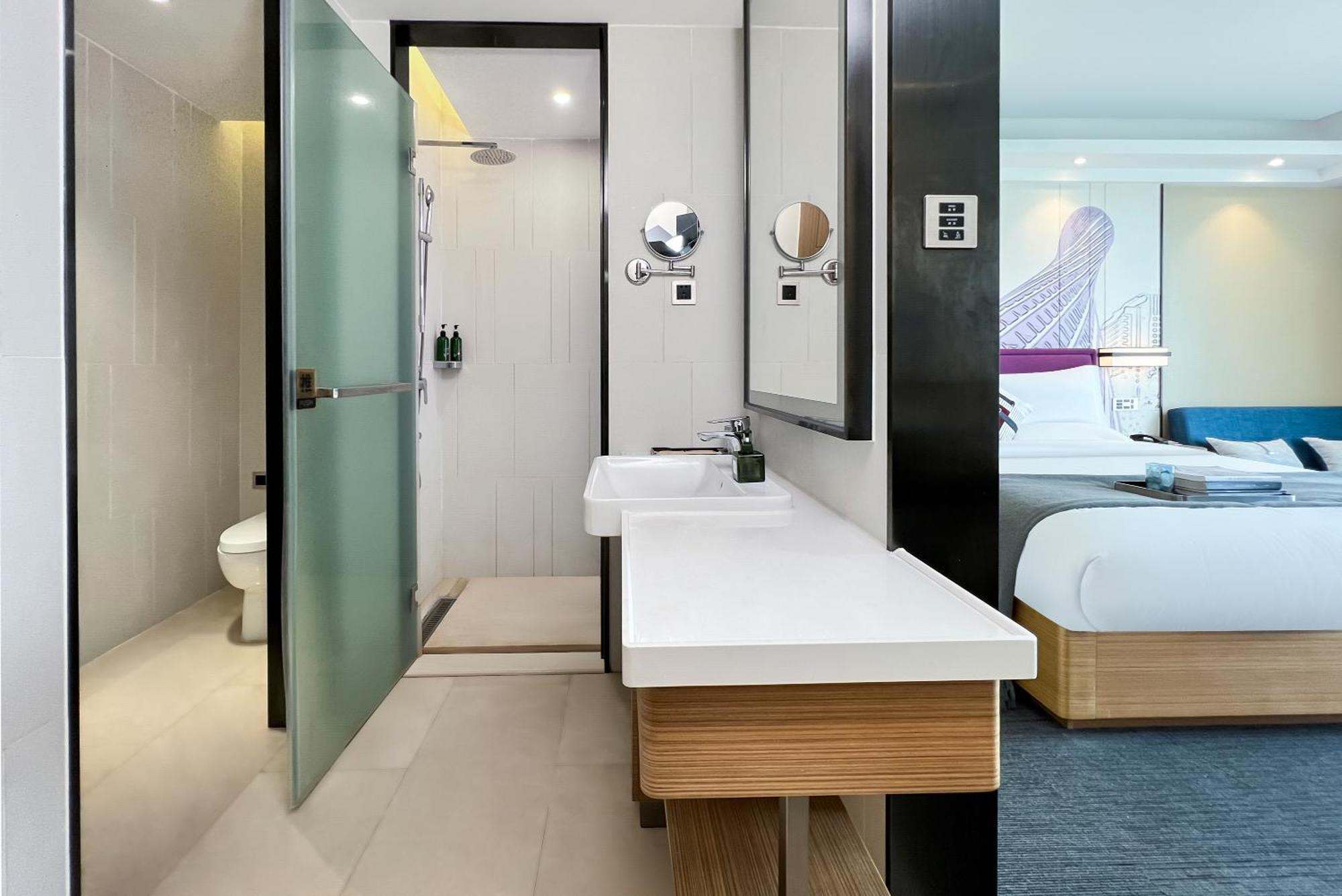 Yizhi - Zhujiang New Town Huashi Subway Station Branch 4* Guangzhou