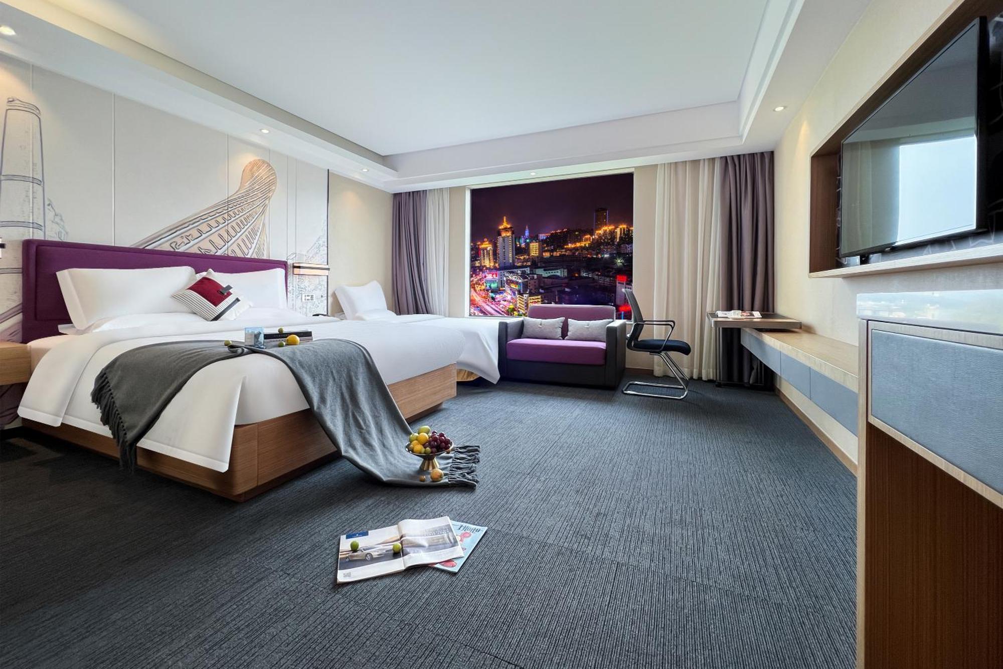 Yizhi - Zhujiang New Town Huashi Subway Station Branch Hotel 4*