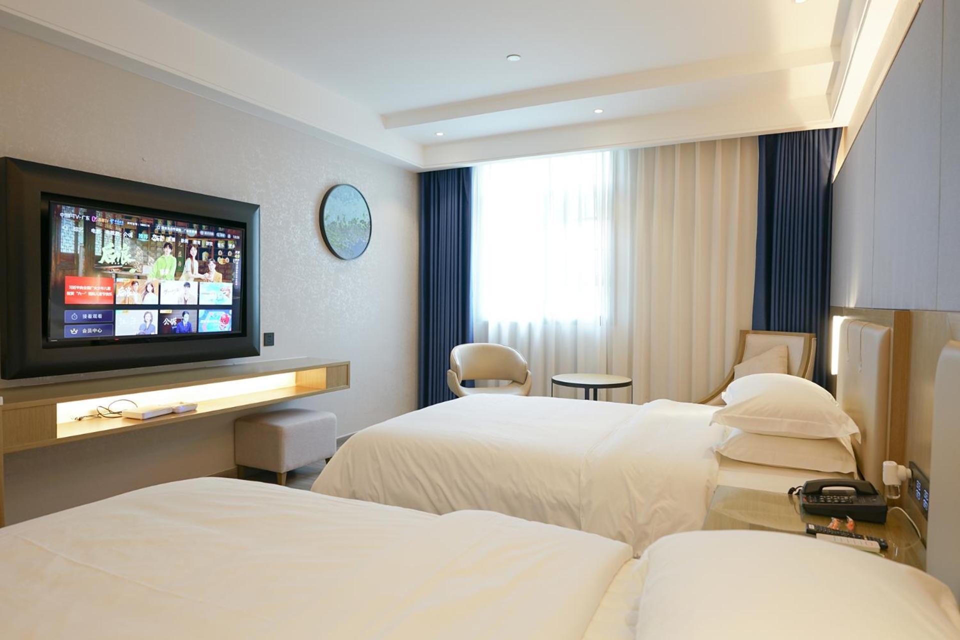 Paco North Railway Station Hotel 4*