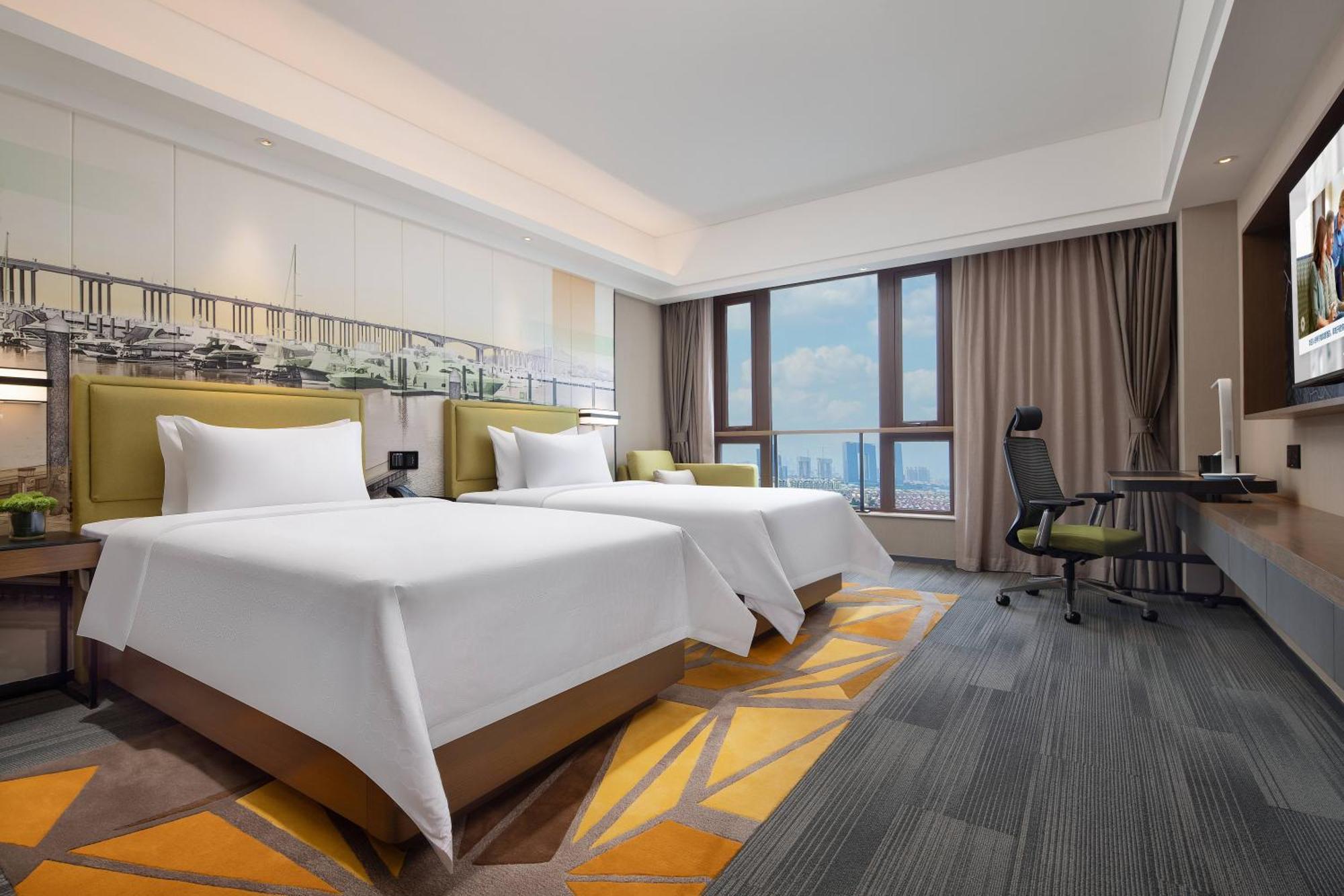 Hampton By Hilton Luoxi 4*