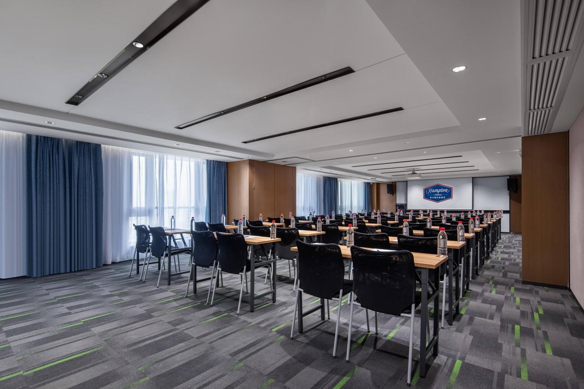 Hampton By Hilton Luoxi