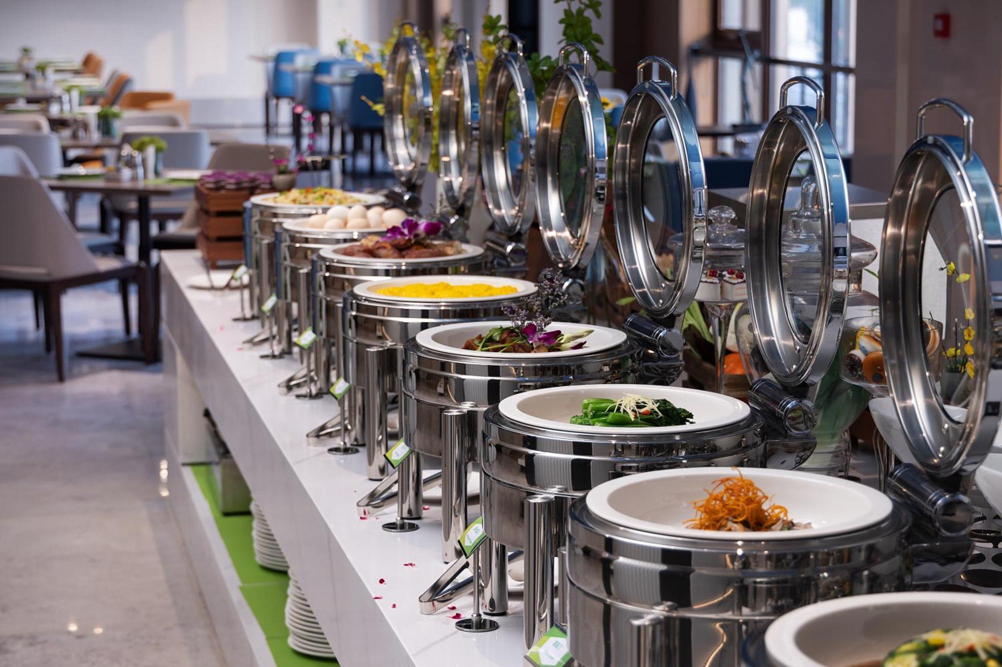 Hotel Hampton By Hilton Luoxi