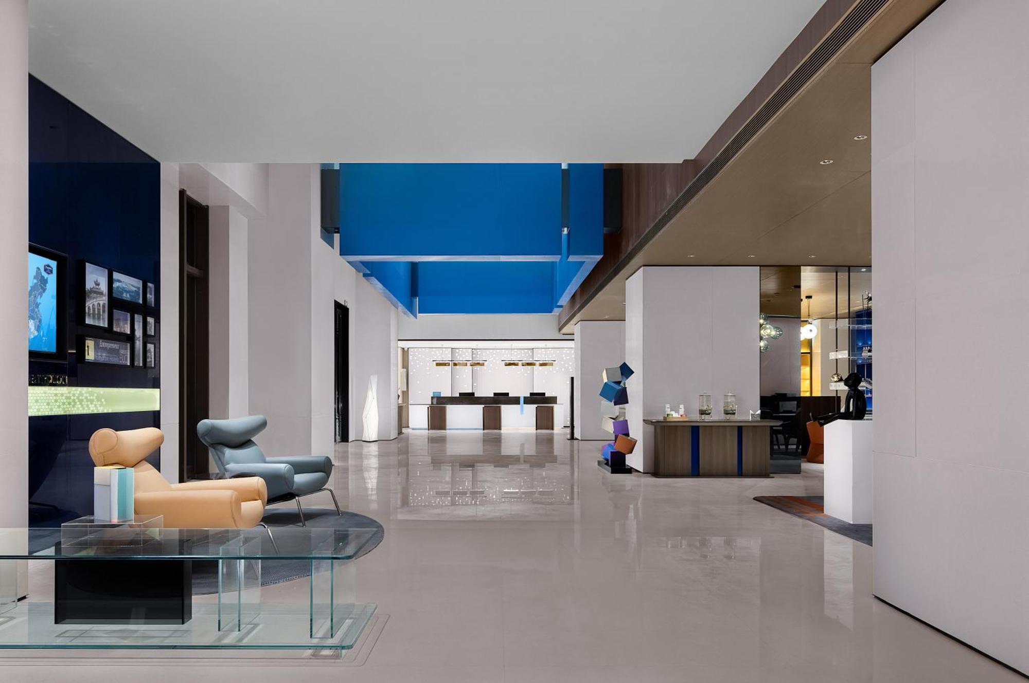 Hampton By Hilton Luoxi 4*