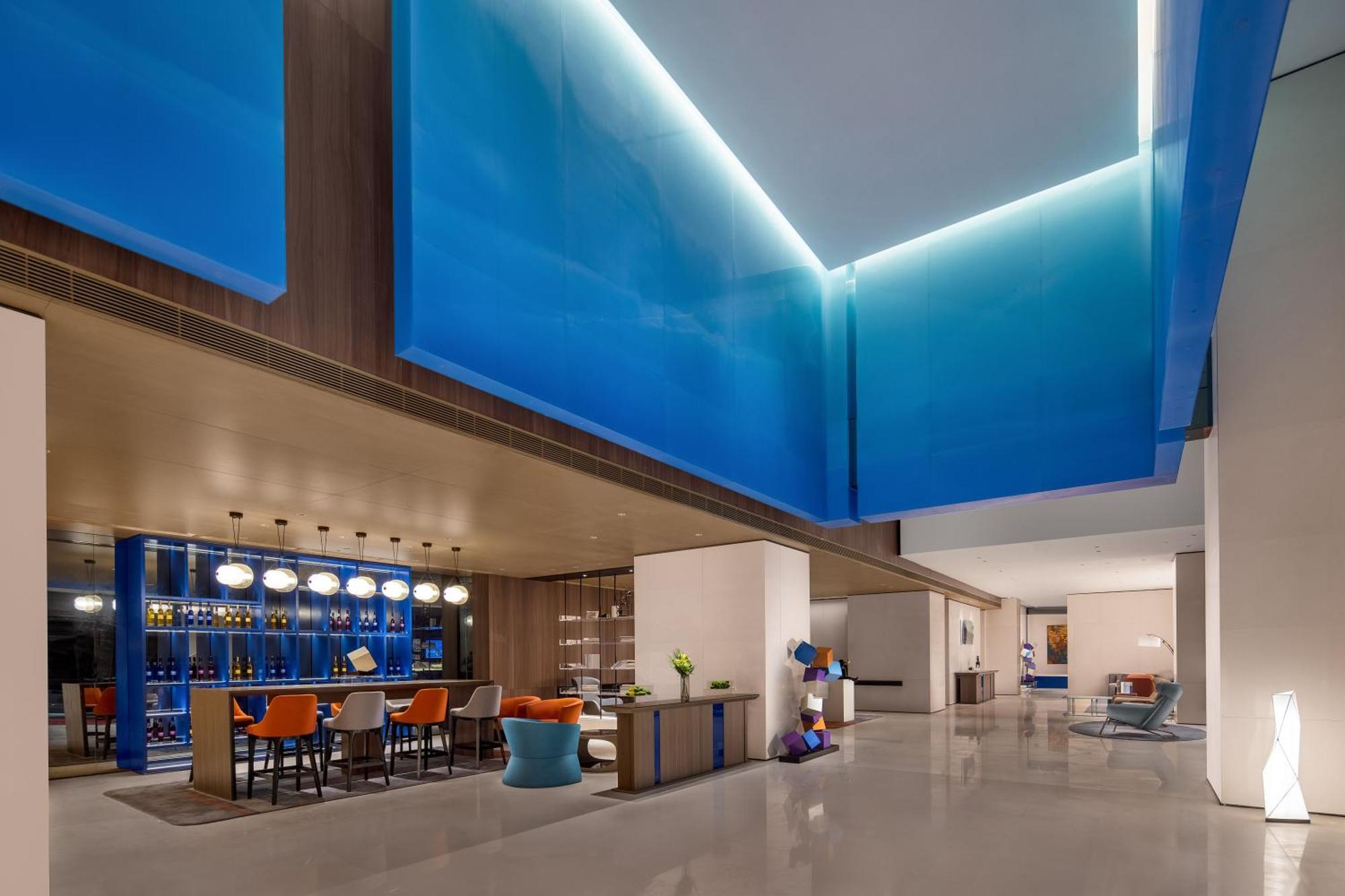 Hotel Hampton By Hilton Luoxi 4*
