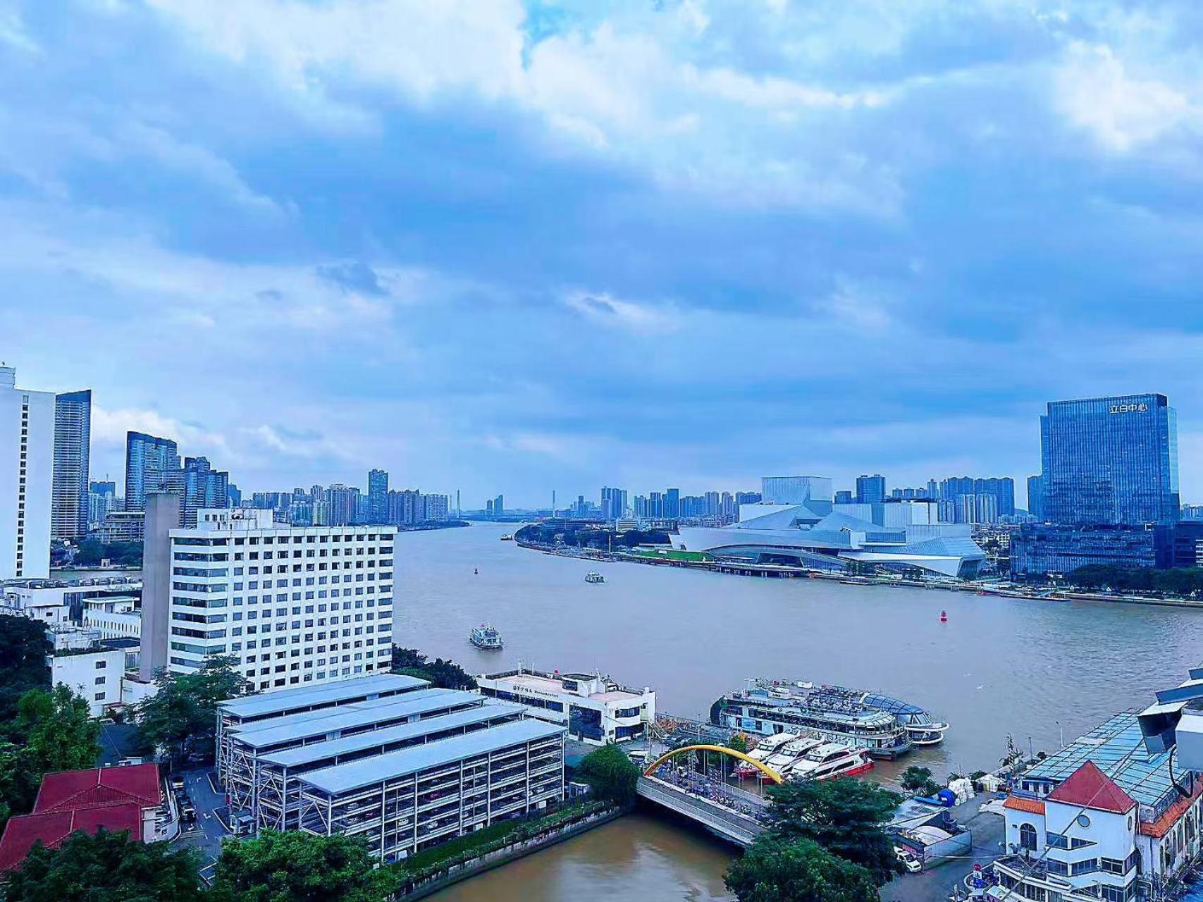 Lan Wan - Yongqing Walking Street&shamian Island Scenic Spot Branch- Exit F Towards Shamian Island At Huangsha Metro Trf Stop Of Line 1&line 6--airport Pick-up Service Hotel Canton