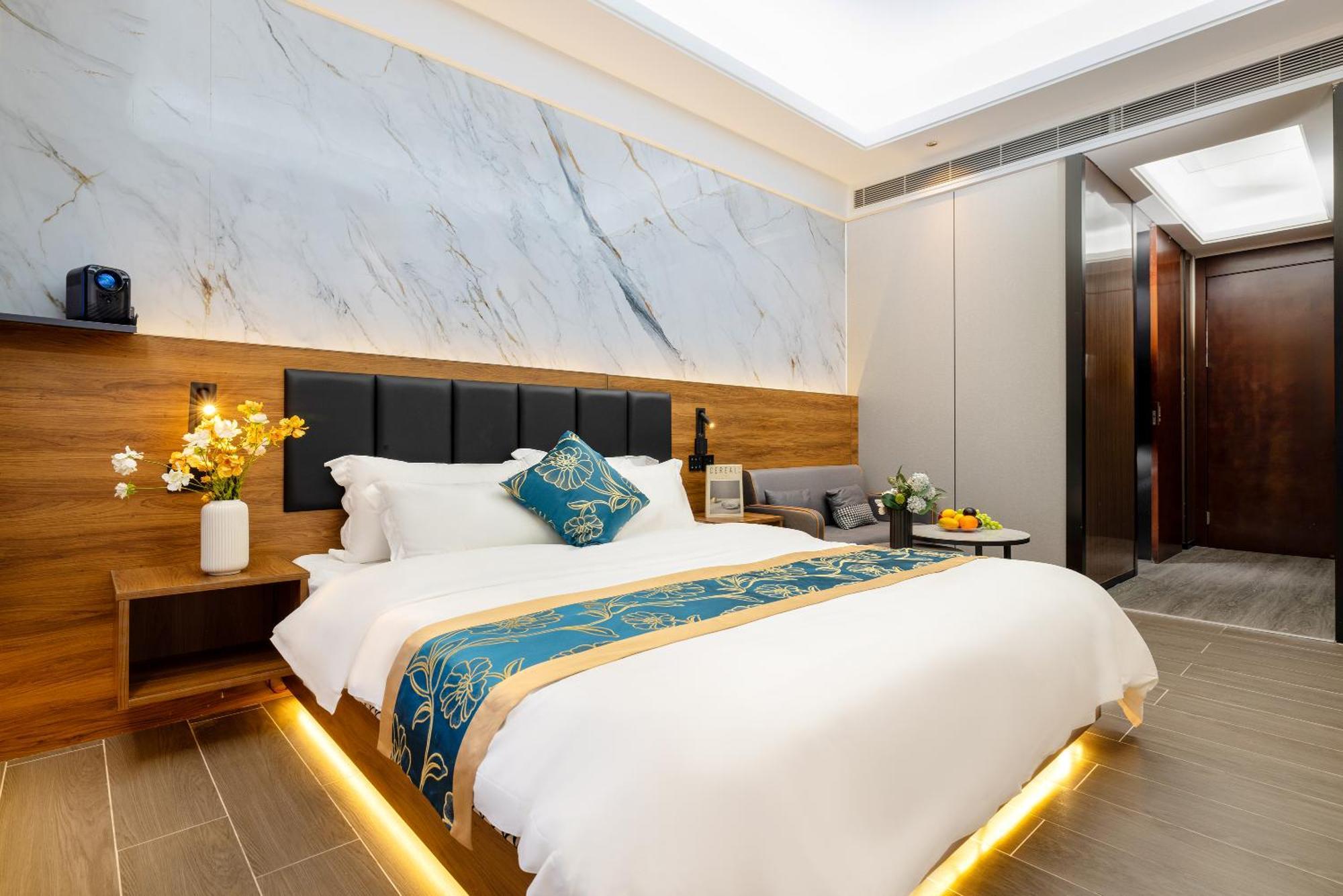Hotel Xingyin Cloudy Changgang Subway Station - Free Shuttle Bus To Fair Complex During Fair Period 3*