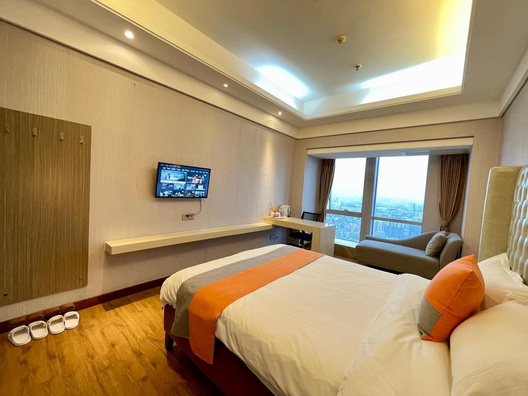 Ht Legend Changgang Metro Station Exit F -direct To Fair Hotel 3*