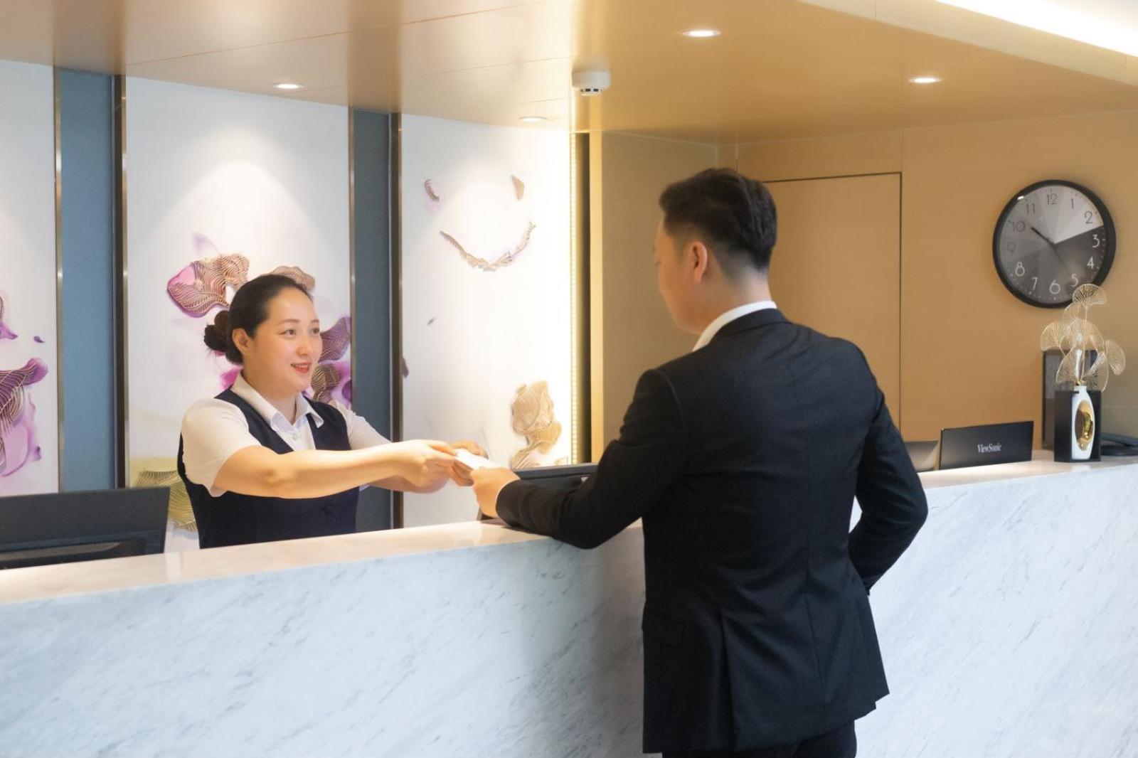 Baiyun Airport Yunzhi Near Terminal One - Complimentary Shuttle Bus Between To Fair Complex During Fair 3* Guangzhou