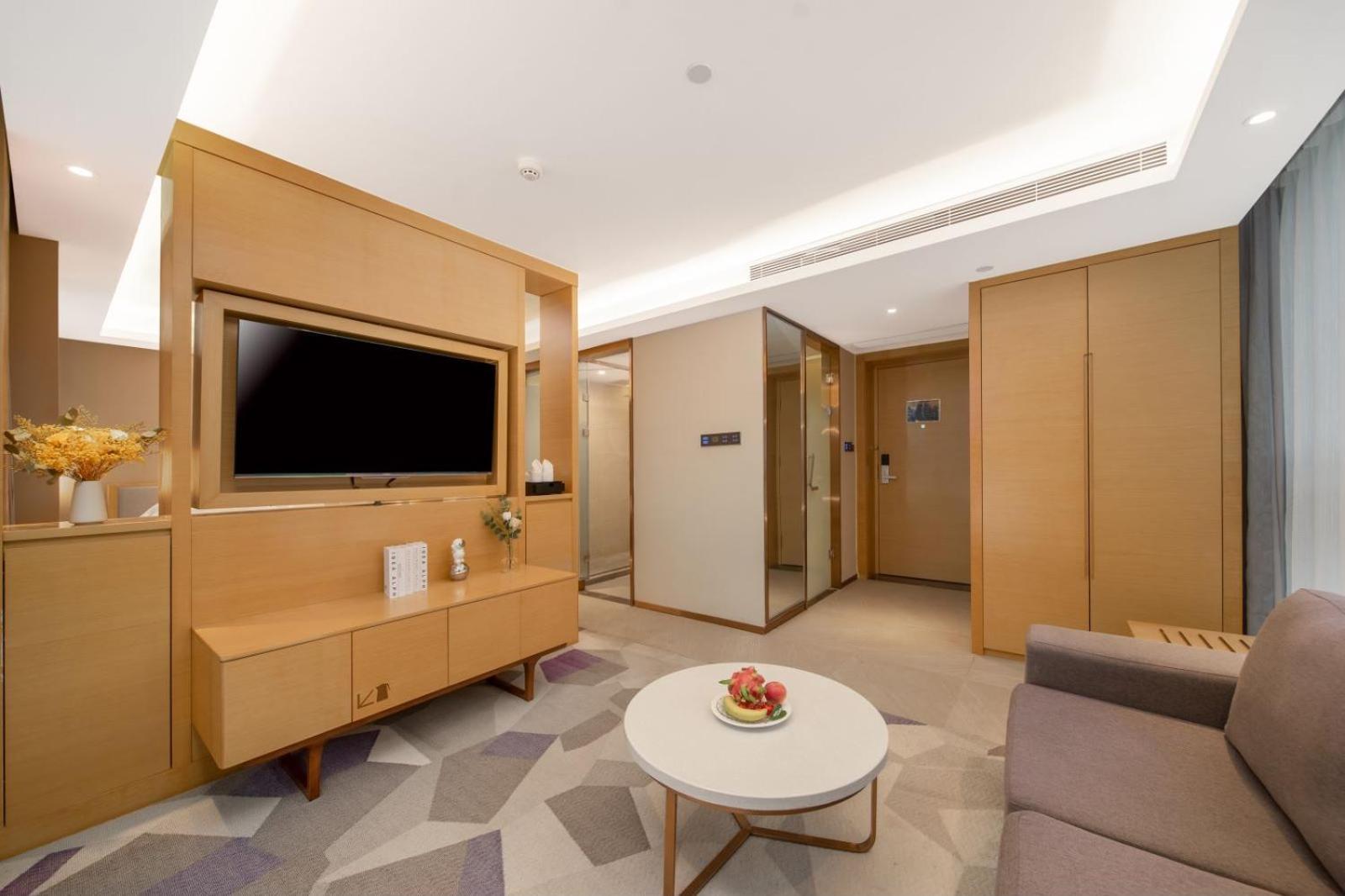 Baiyun Airport Yunzhi Near Terminal One - Complimentary Shuttle Bus Between To Fair Complex During Fair Guangzhou