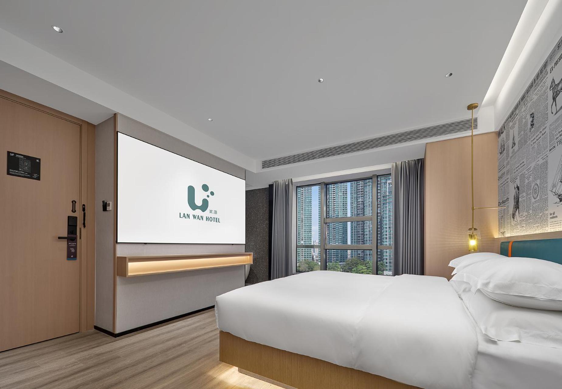 Lan Wan - Yongqing Walking Street&shamian Island Scenic Spot Branch- Exit F Towards Shamian Island At Huangsha Metro Trf Stop Of Line 1&line 6--airport Pick-up Service