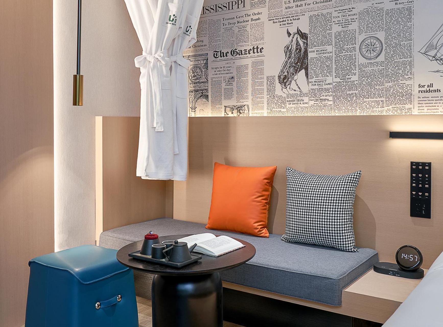 Hotel Lan Wan - Yongqing Walking Street&shamian Island Scenic Spot Branch- Exit F Towards Shamian Island At Huangsha Metro Trf Stop Of Line 1&line 6--airport Pick-up Service Canton