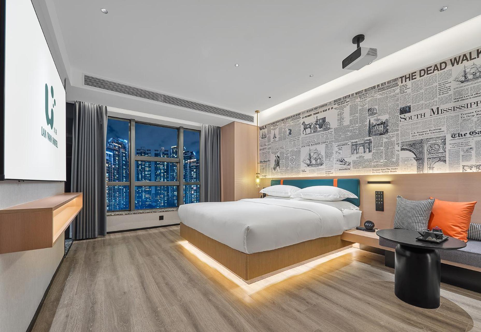 Hotel Lan Wan - Yongqing Walking Street&shamian Island Scenic Spot Branch- Exit F Towards Shamian Island At Huangsha Metro Trf Stop Of Line 1&line 6--airport Pick-up Service