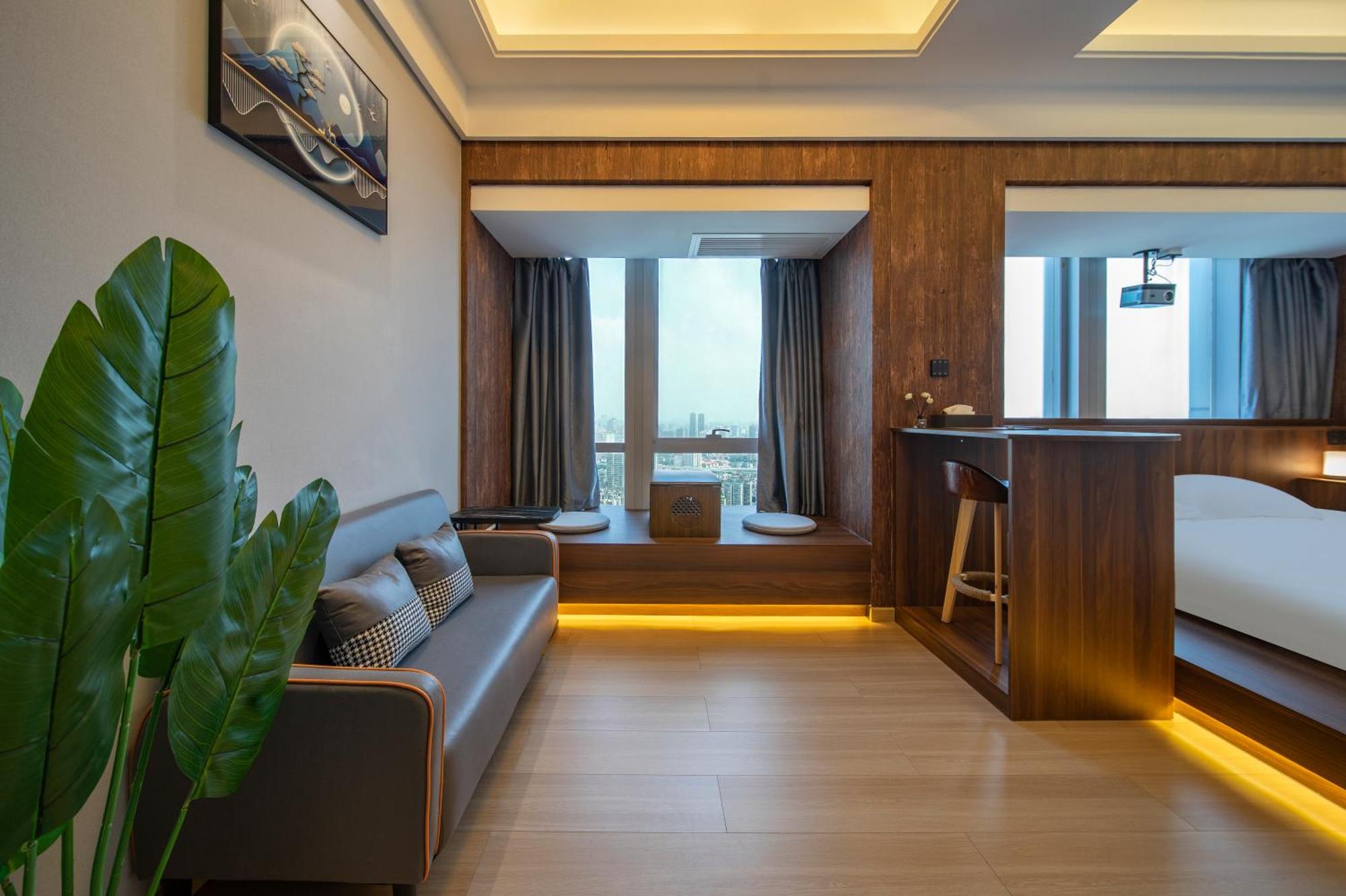 Hotel Xingyin Cloudy Changgang Subway Station - Free Shuttle Bus To Fair Complex During Fair Period 3*