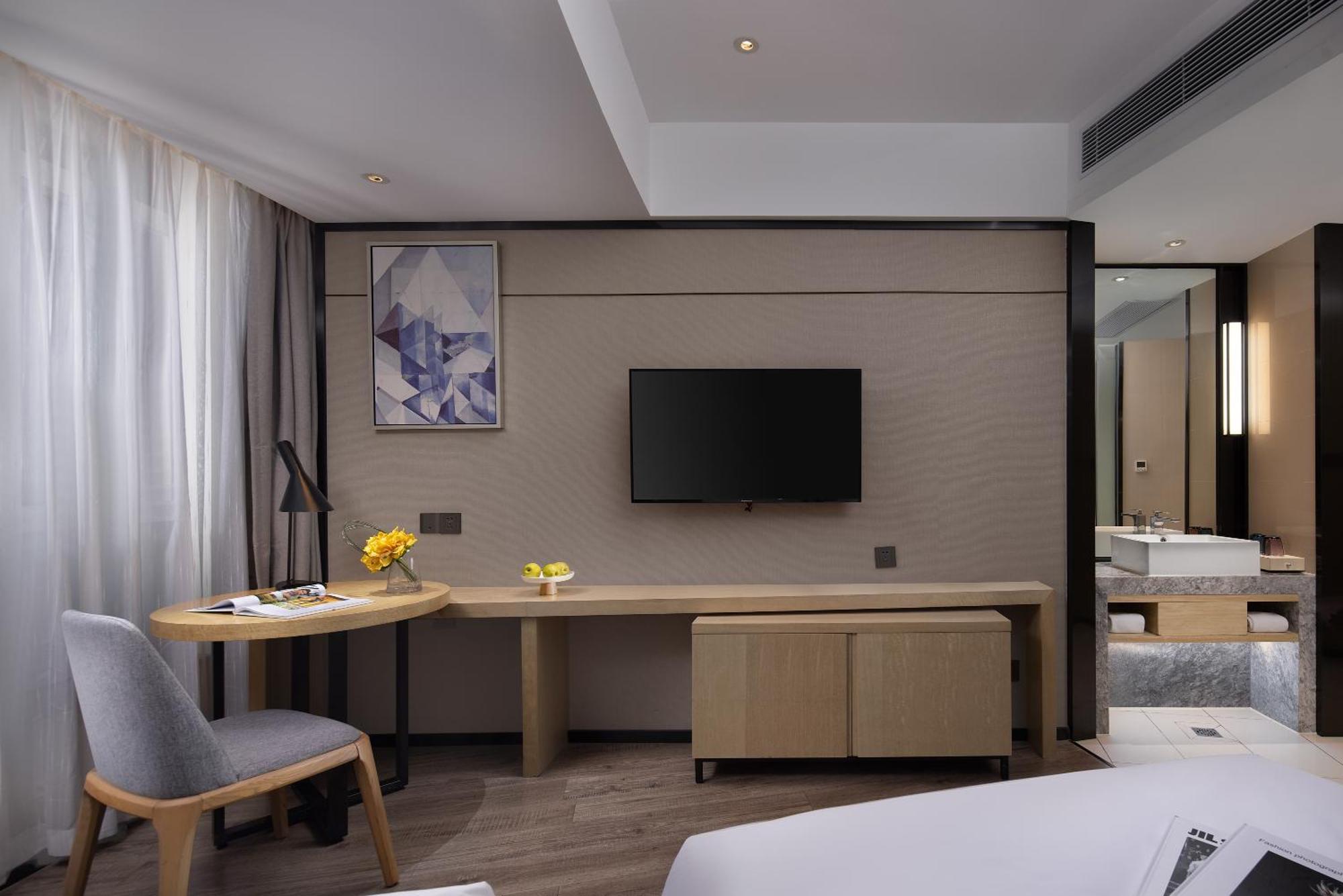 Echarm International Beijing Road Pedestrian Street Tianzi Wharf Branch - Free Shuttle Bus To Fair Complex During Fair Period Hotel 3*