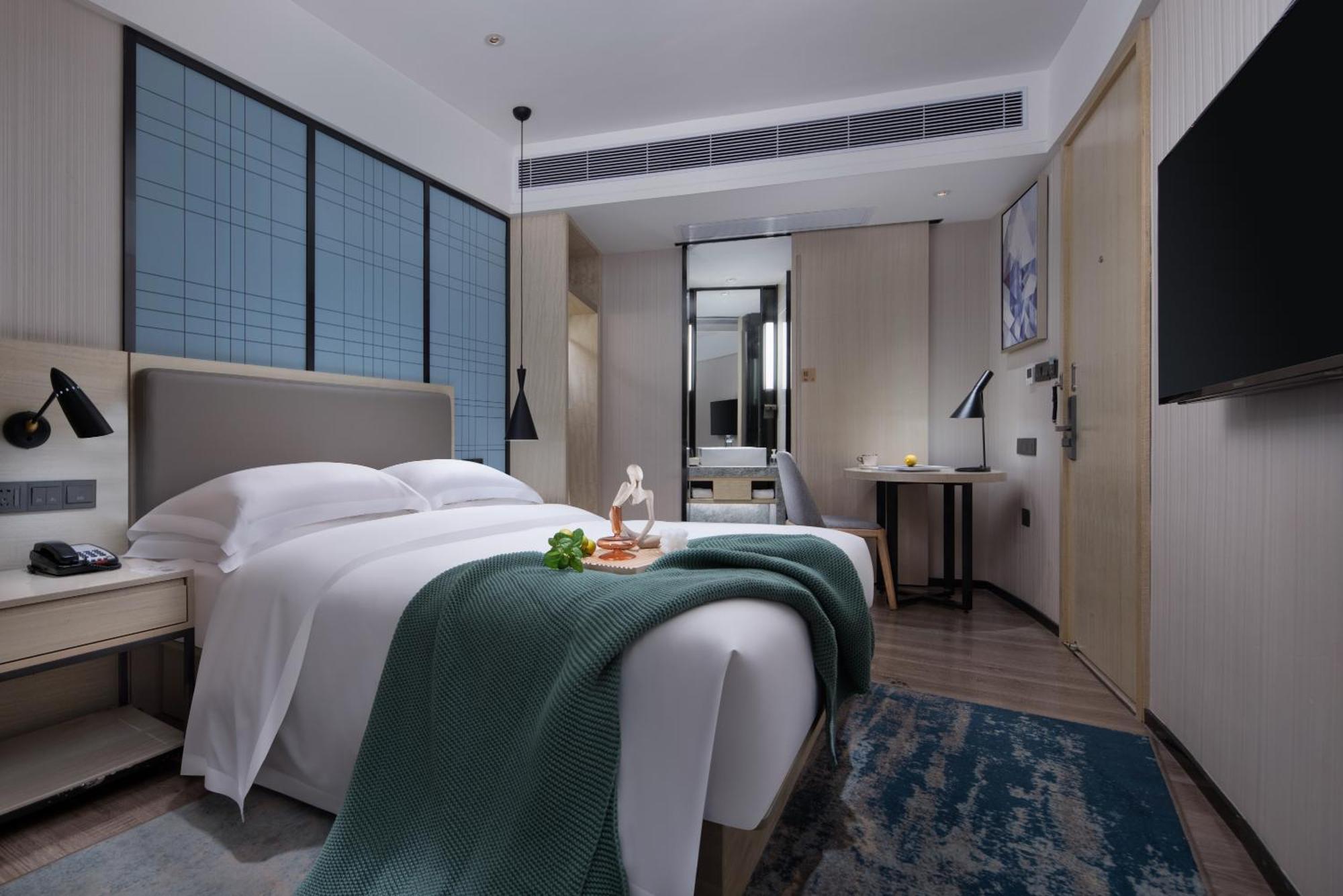 Hotel Echarm International Beijing Road Pedestrian Street Tianzi Wharf Branch - Free Shuttle Bus To Fair Complex During Fair Period