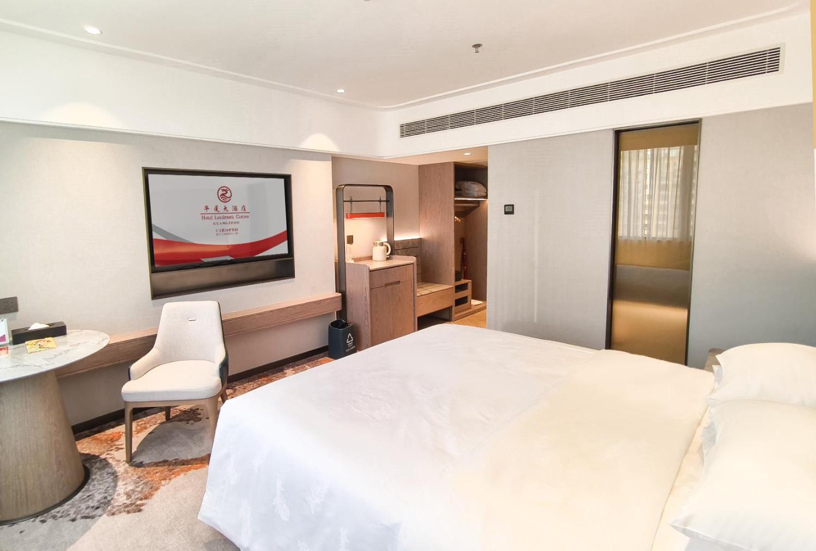 Landmark 4*