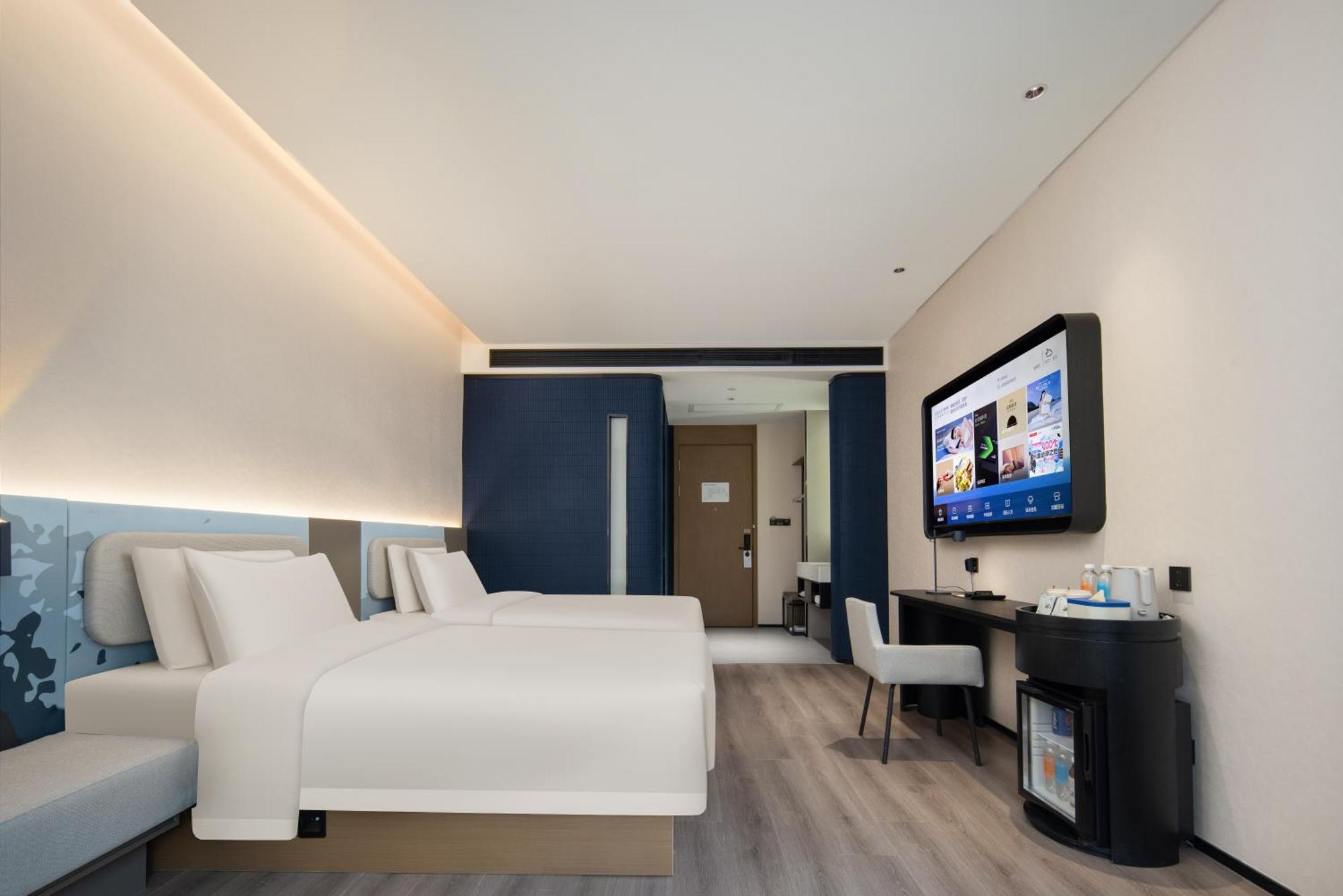 Atour Light Pazhou Exhibition Tower Subway Station Hotel